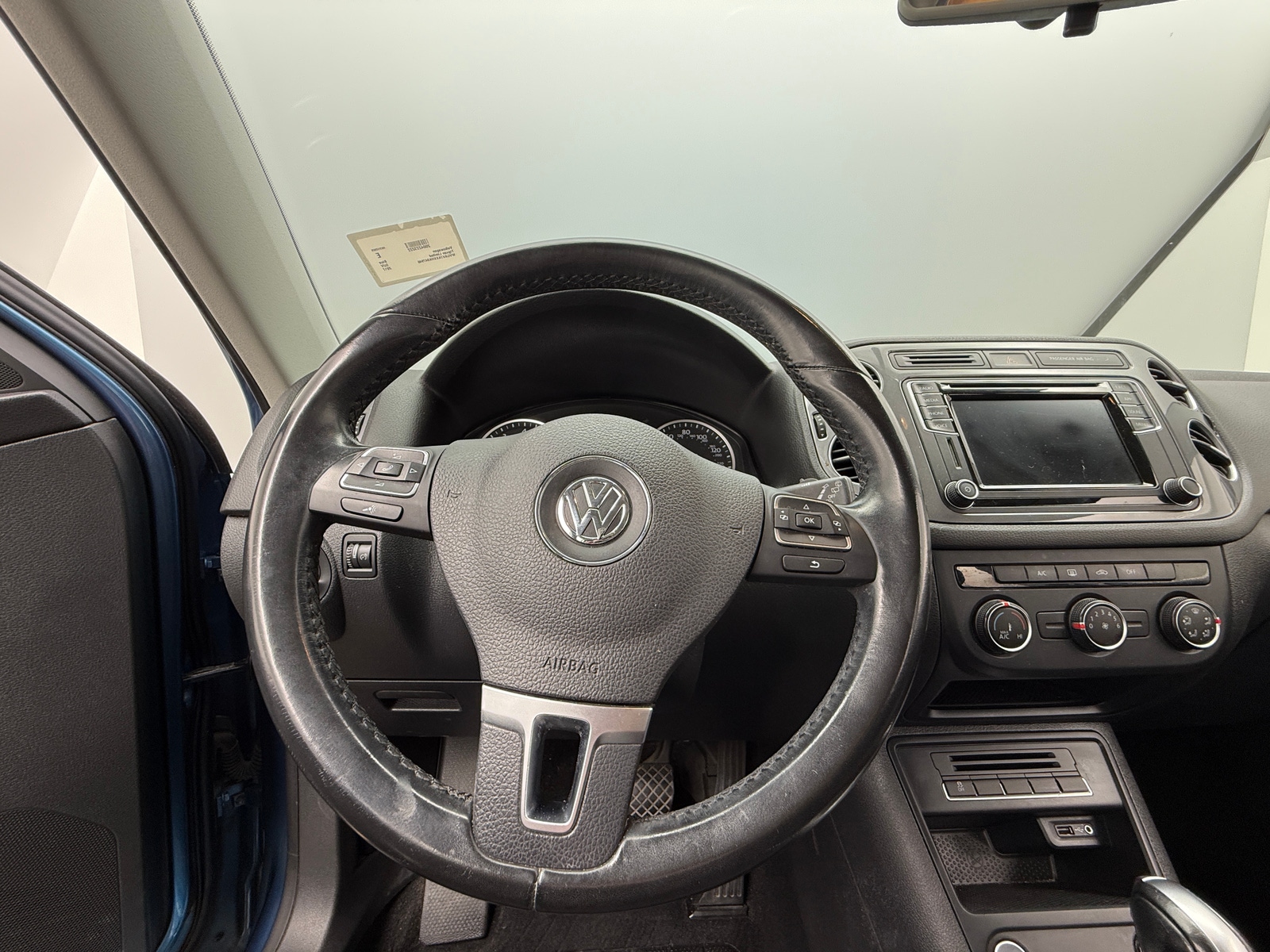 Thumbnail: 2017 Volkswagen Tiguan - 5