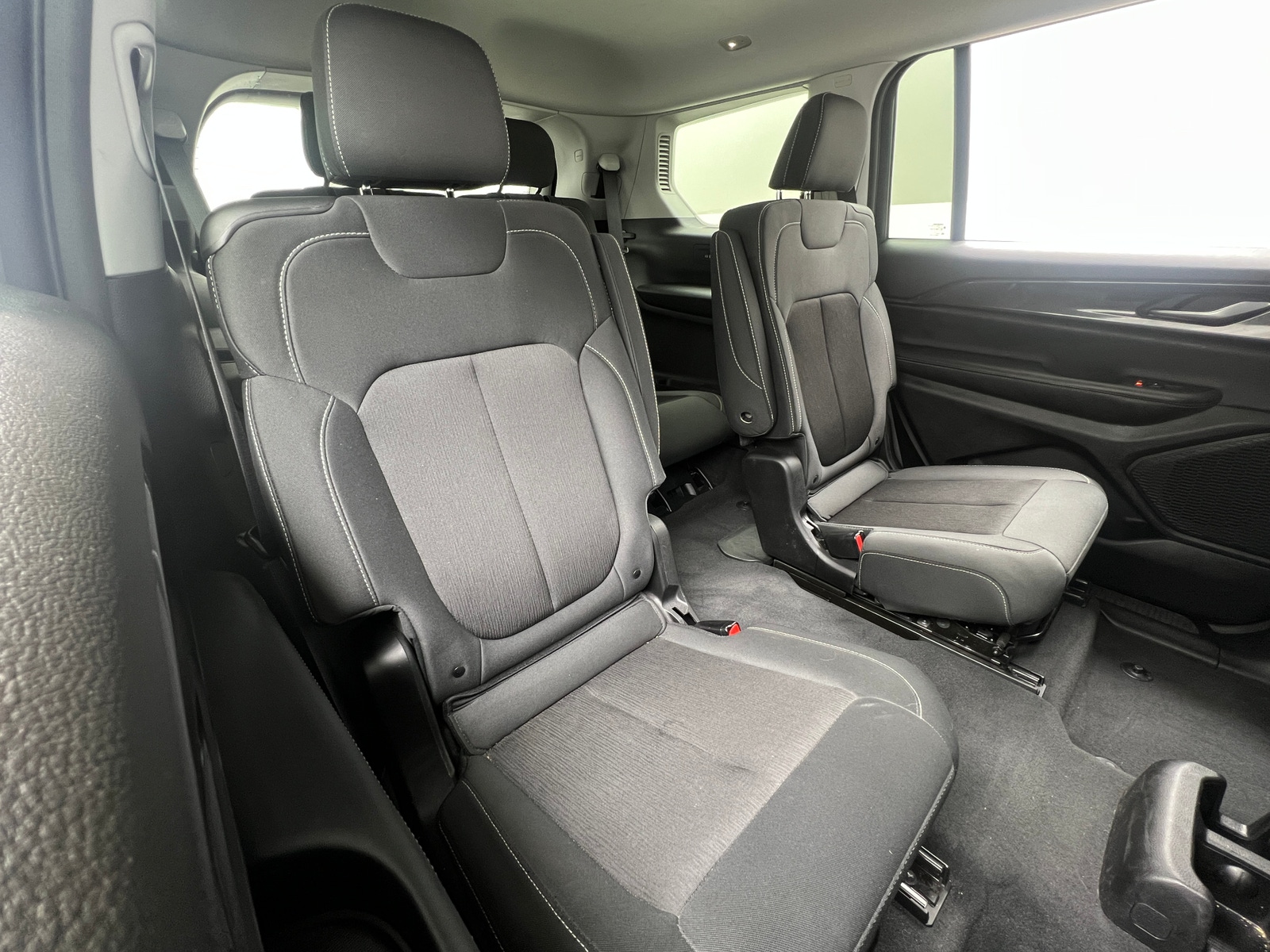 Thumbnail: 2023 Jeep Grand Cherokee L - 6