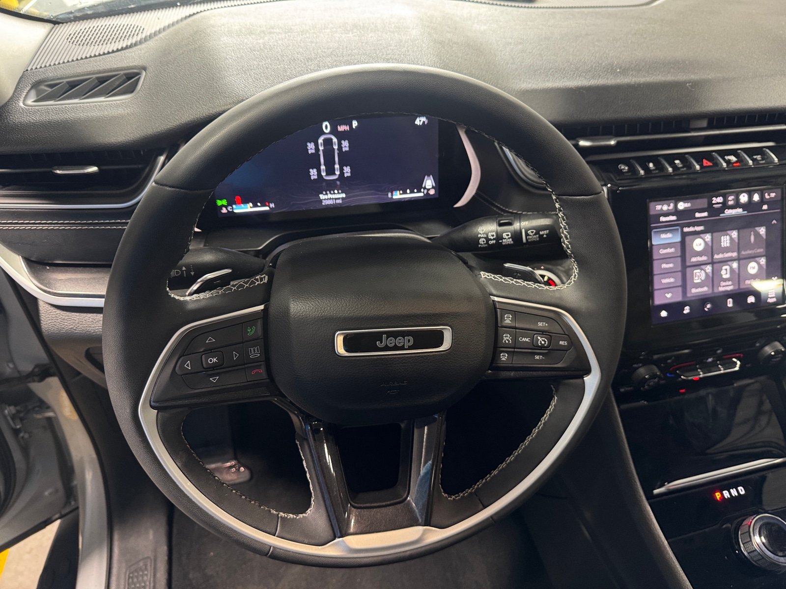 Thumbnail: 2023 Jeep Grand Cherokee L - 5