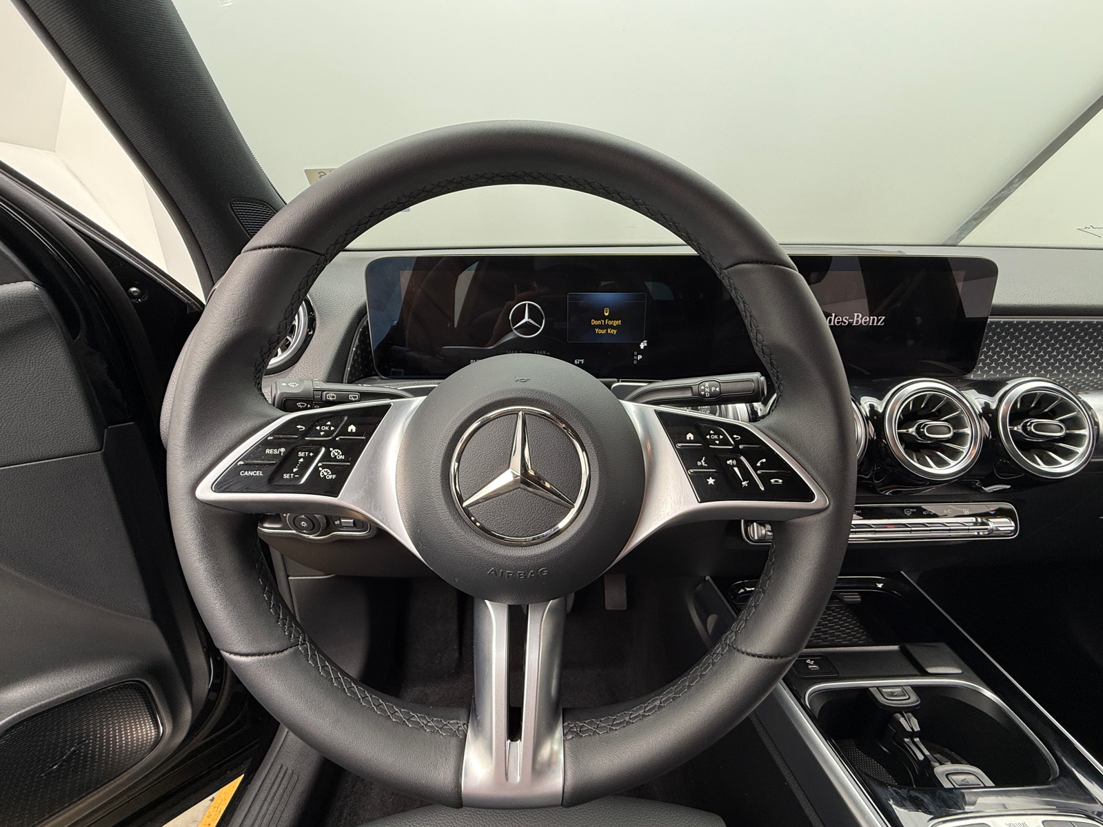 Thumbnail: 2025 Mercedes-Benz EQB - 4