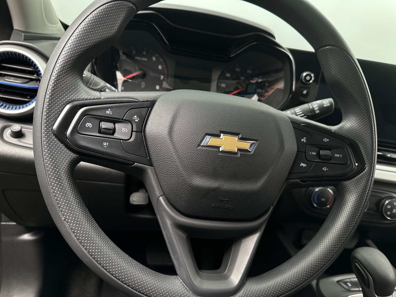 Thumbnail: 2024 Chevrolet Trax - 5