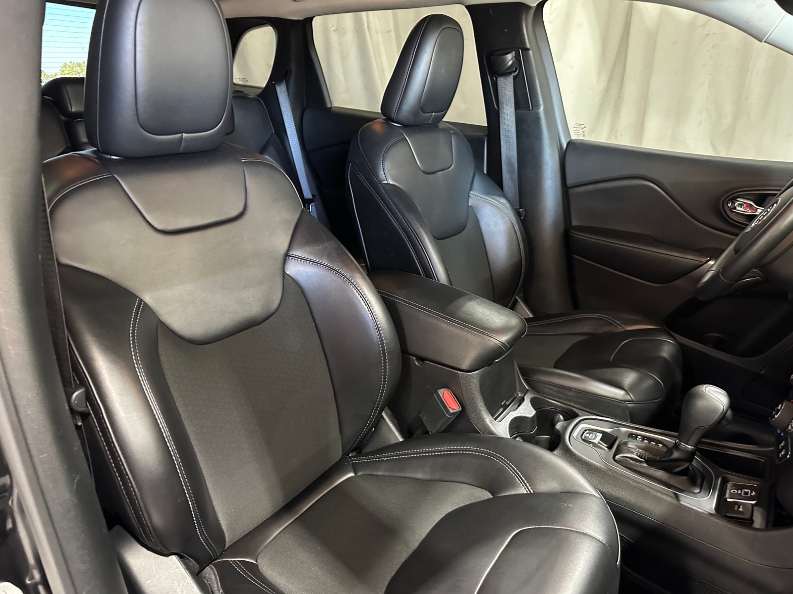 Thumbnail: 2019 Jeep Cherokee - 2