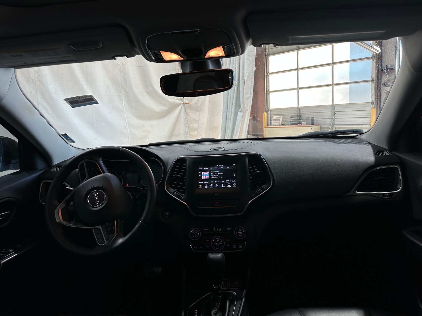 Thumbnail: 2019 Jeep Cherokee - 3