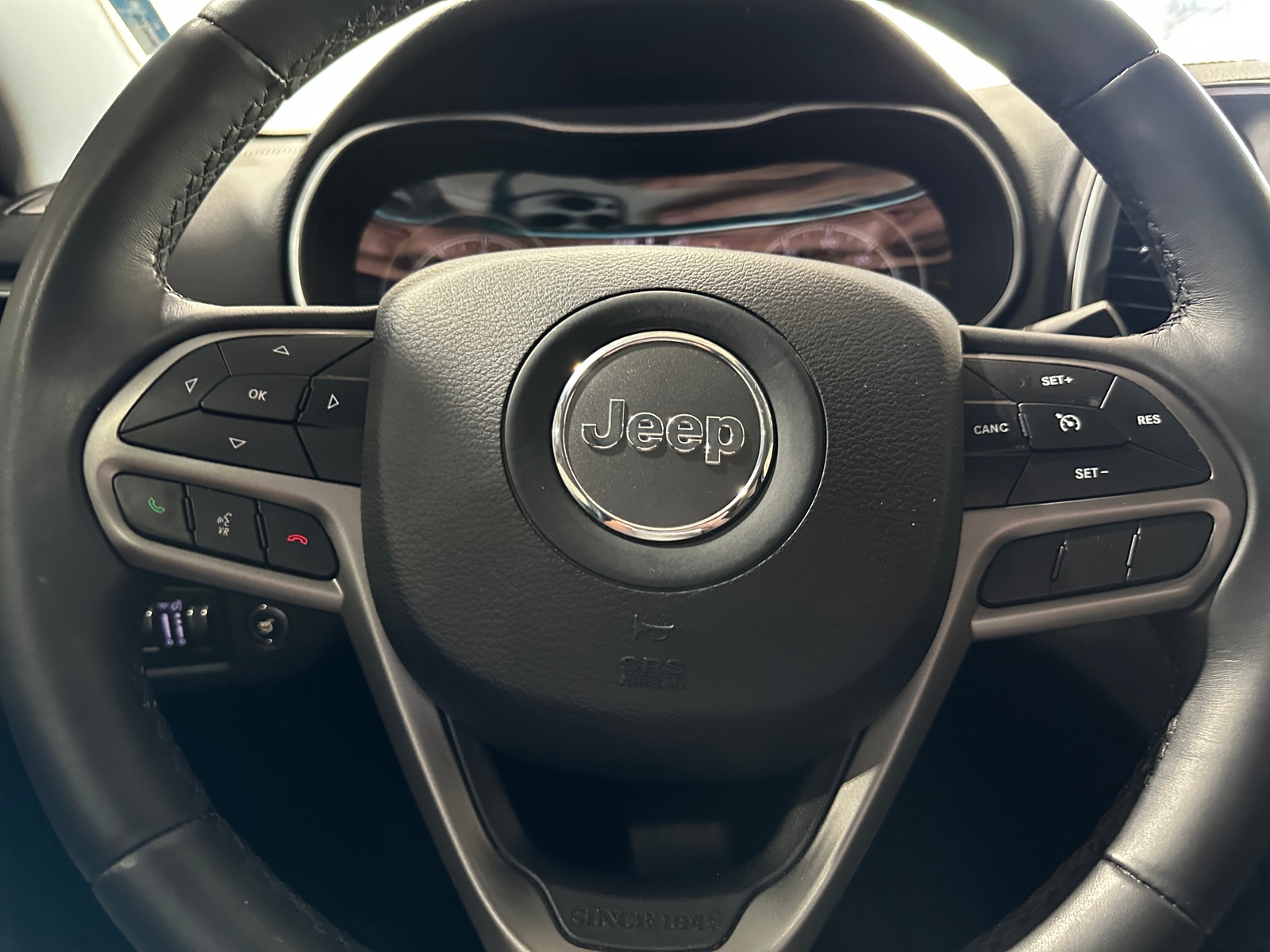 Thumbnail: 2019 Jeep Cherokee - 5