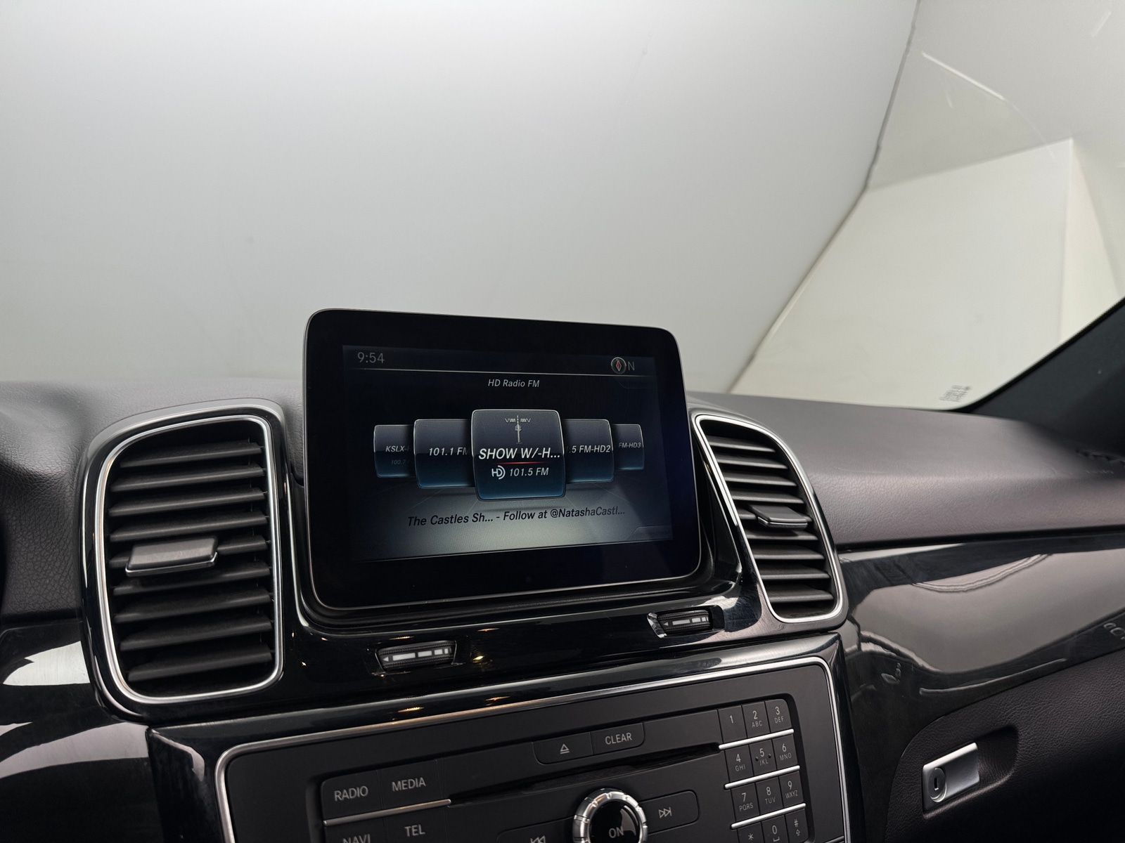 Thumbnail: 2017 Mercedes-Benz GLE - 3