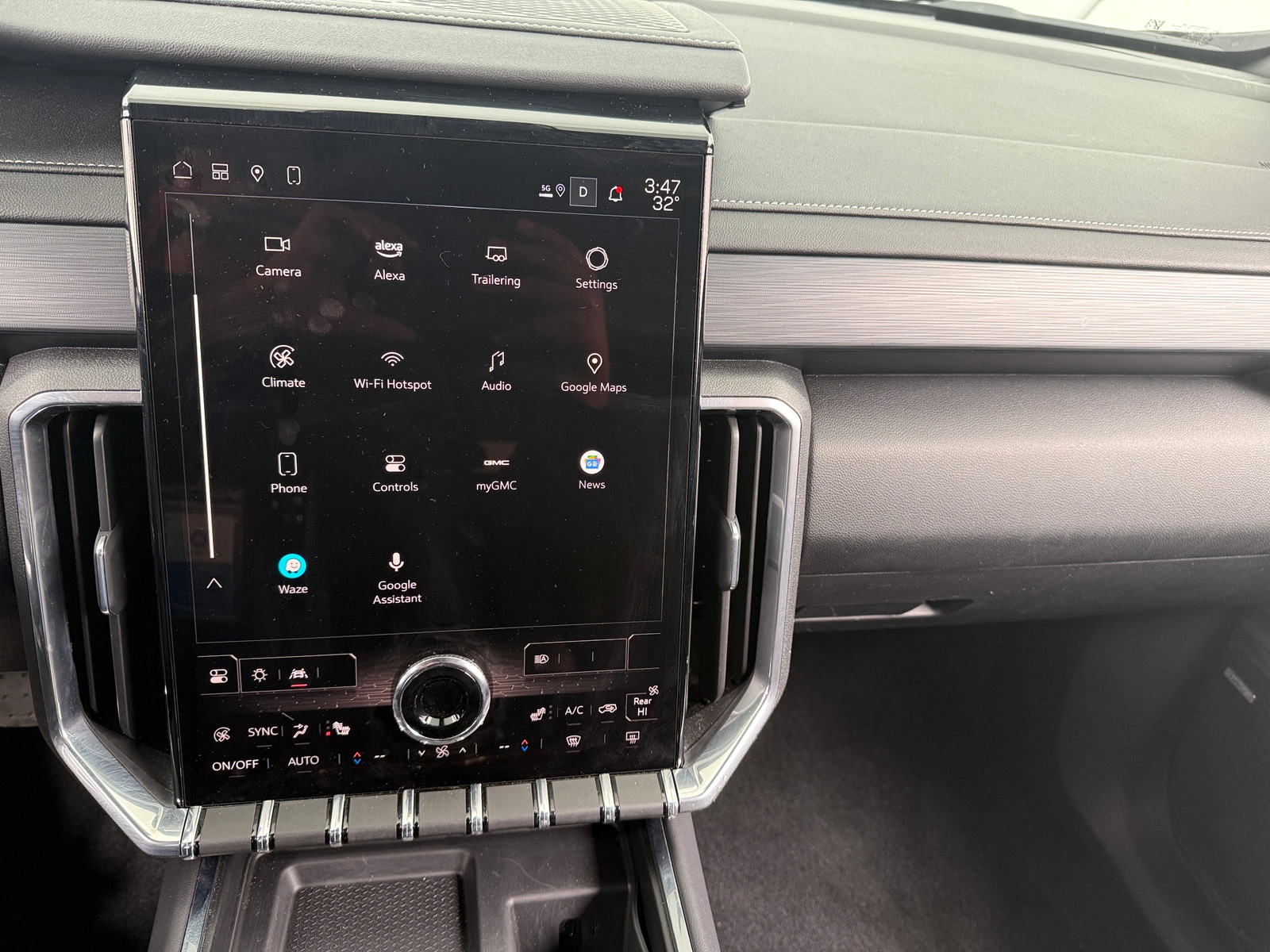 Thumbnail: 2025 GMC Acadia - 4