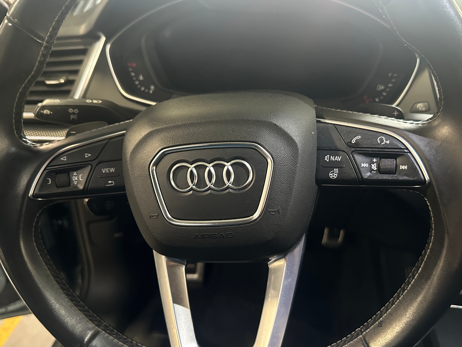 Thumbnail: 2020 Audi SQ5 - 4