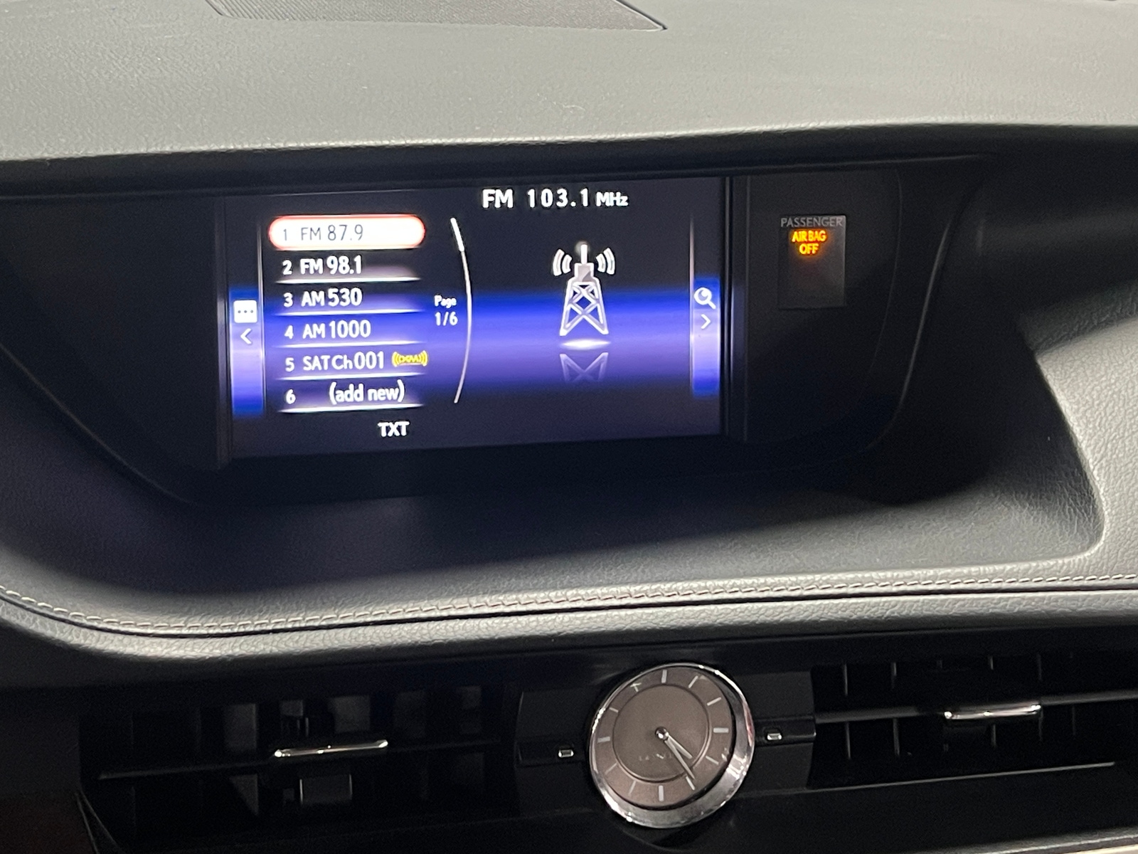 Thumbnail: 2017 Lexus ES - 3