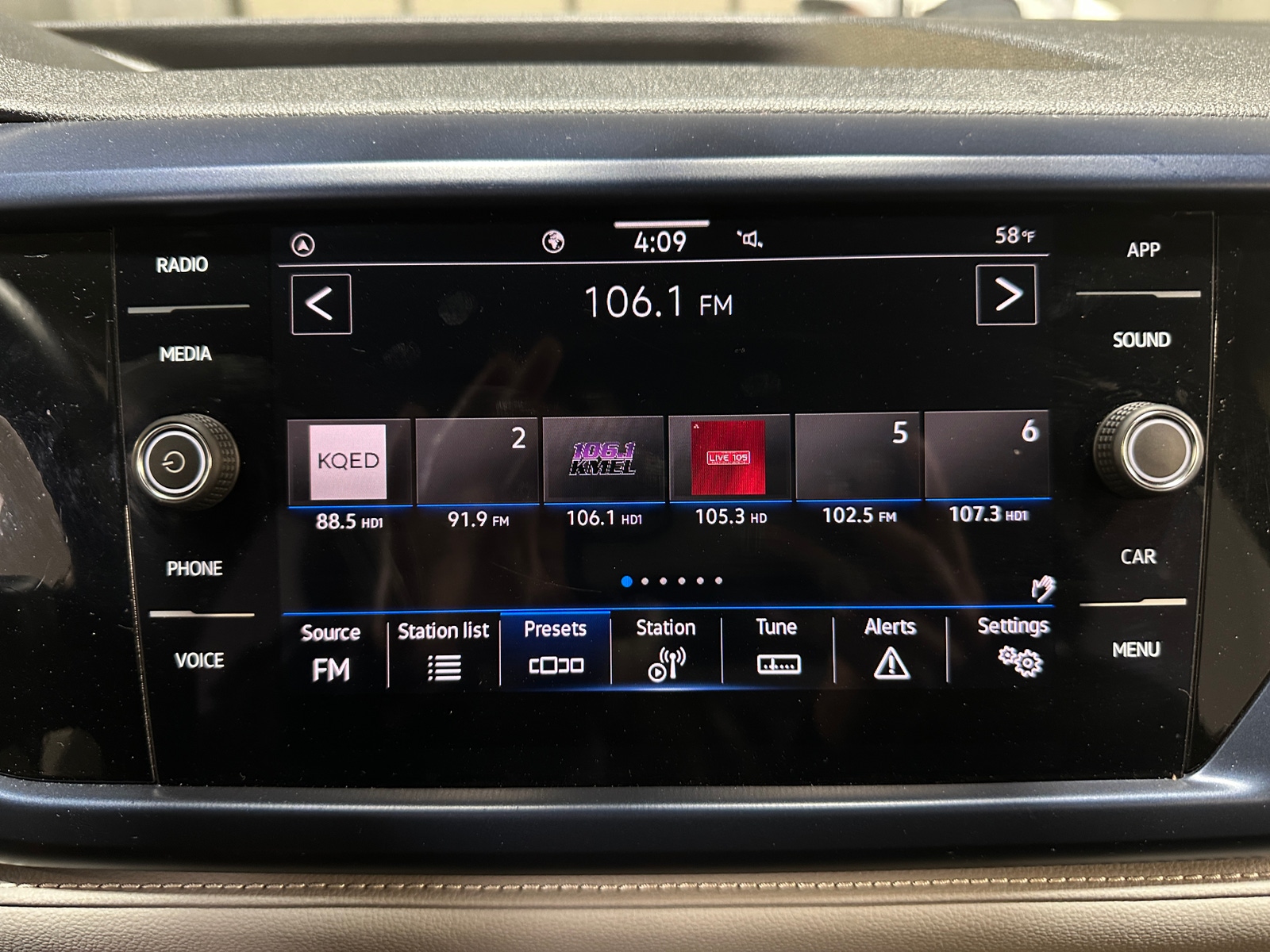 Thumbnail: 2024 Volkswagen Taos - 3