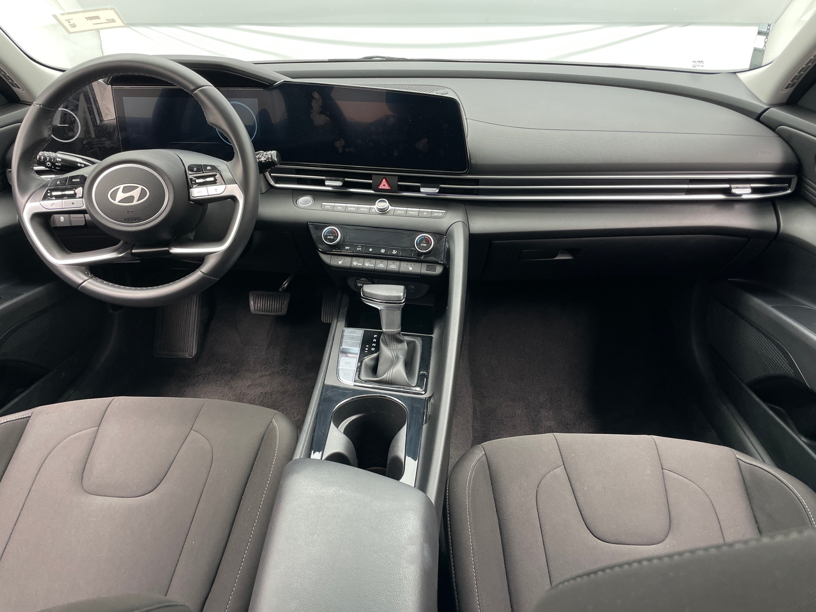 Thumbnail: 2025 Hyundai Elantra - 3