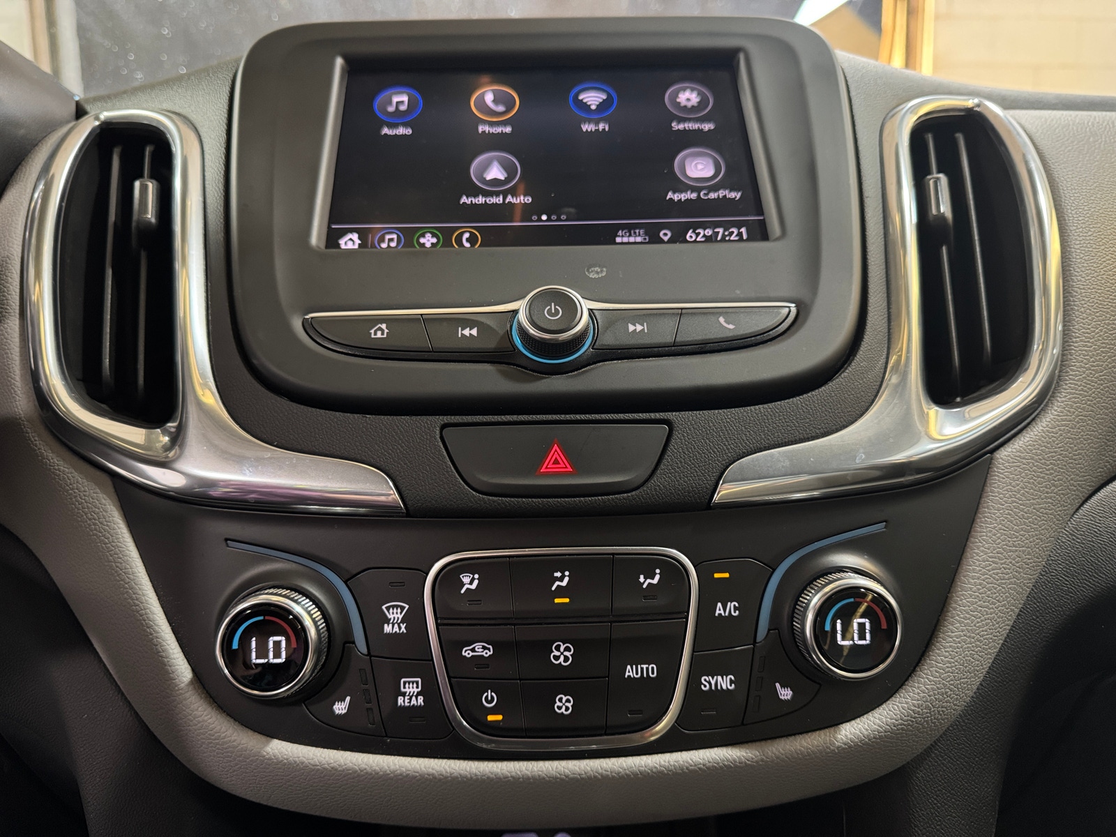 Thumbnail: 2020 Chevrolet Equinox - 4