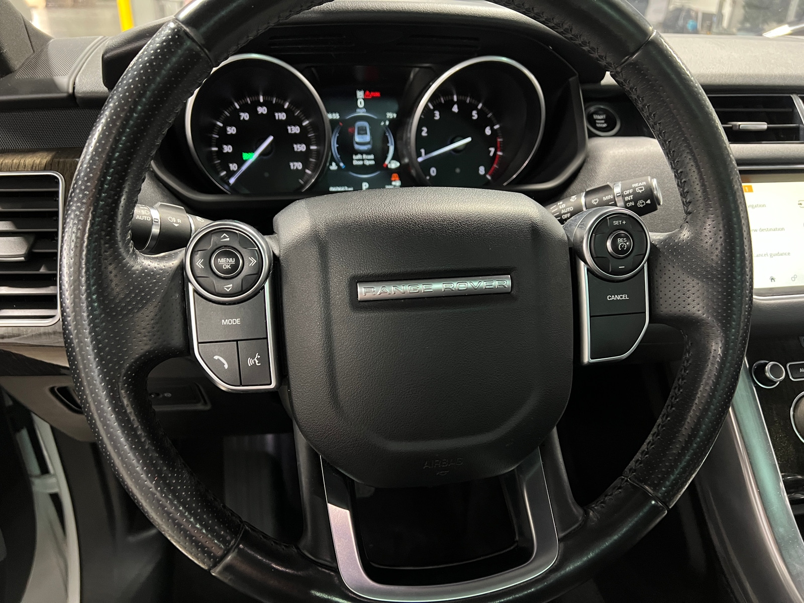 Thumbnail: 2017 Land Rover Range Rover Sport - 4