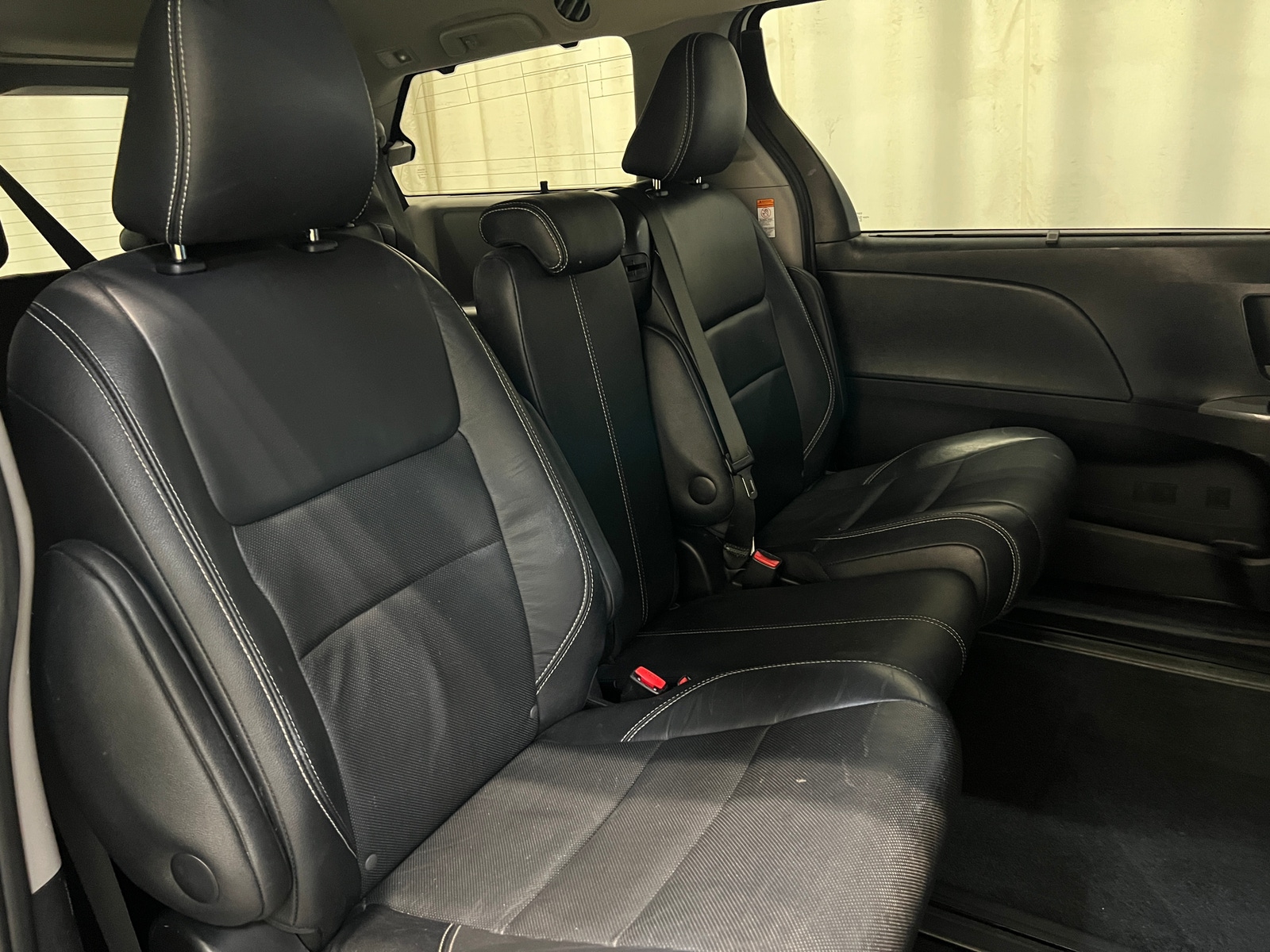 Thumbnail: 2015 Toyota Sienna - 5