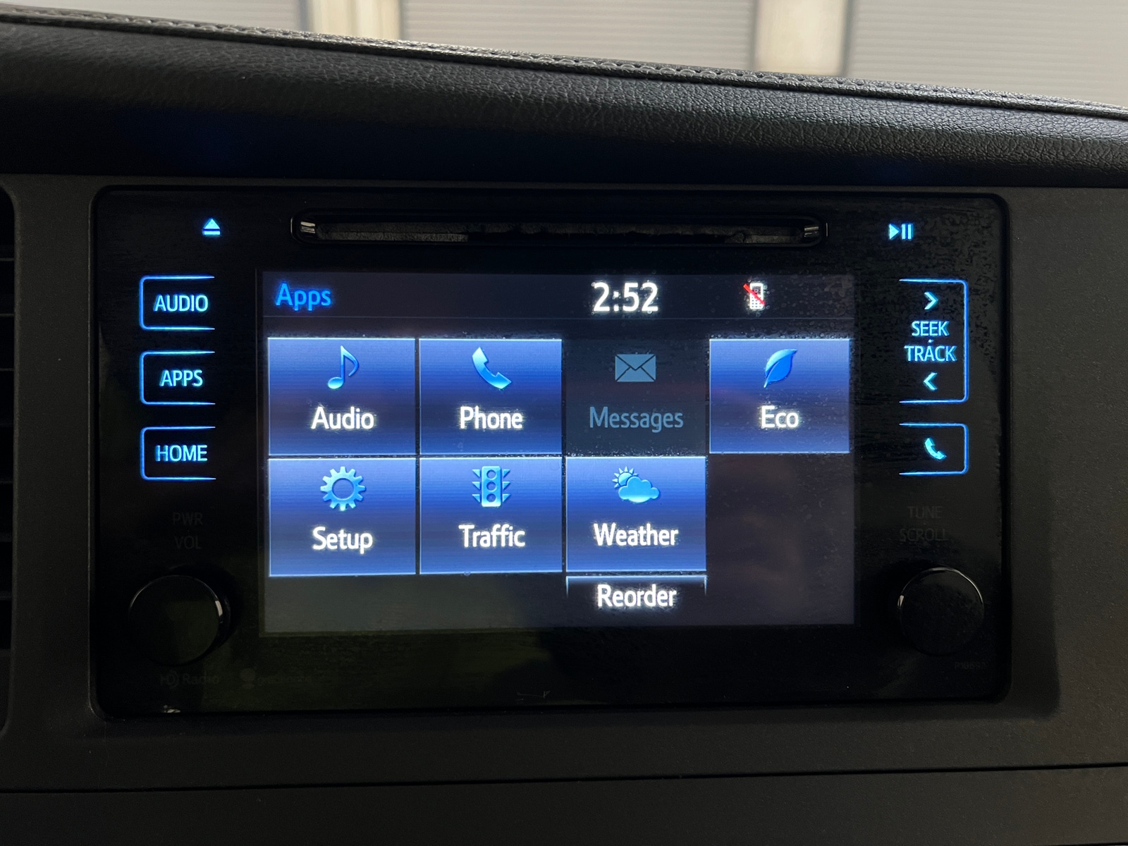 Thumbnail: 2015 Toyota Sienna - 3