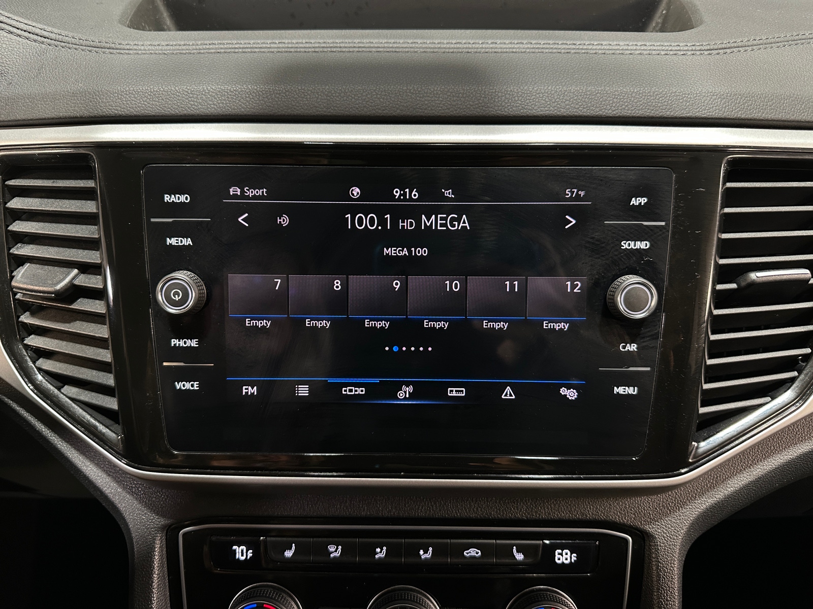 Thumbnail: 2022 Volkswagen Atlas - 3