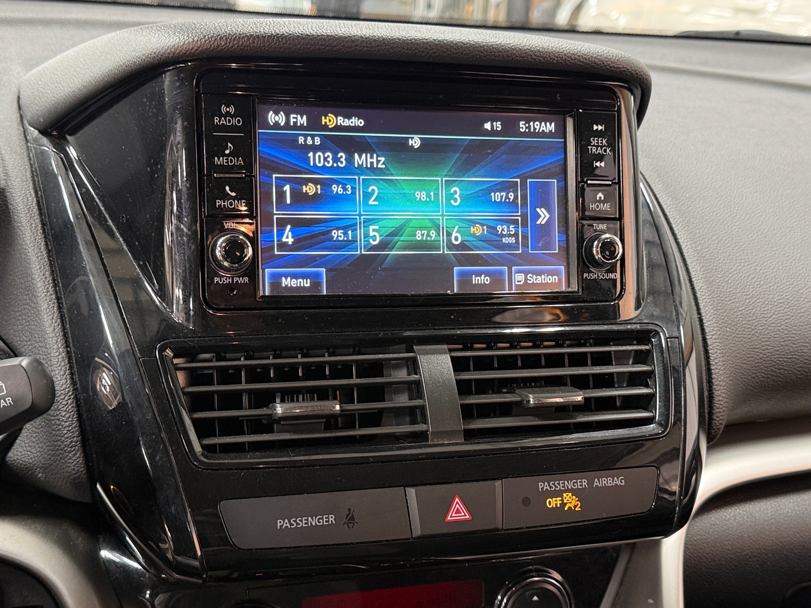 Thumbnail: 2023 Mitsubishi Eclipse Cross - 4