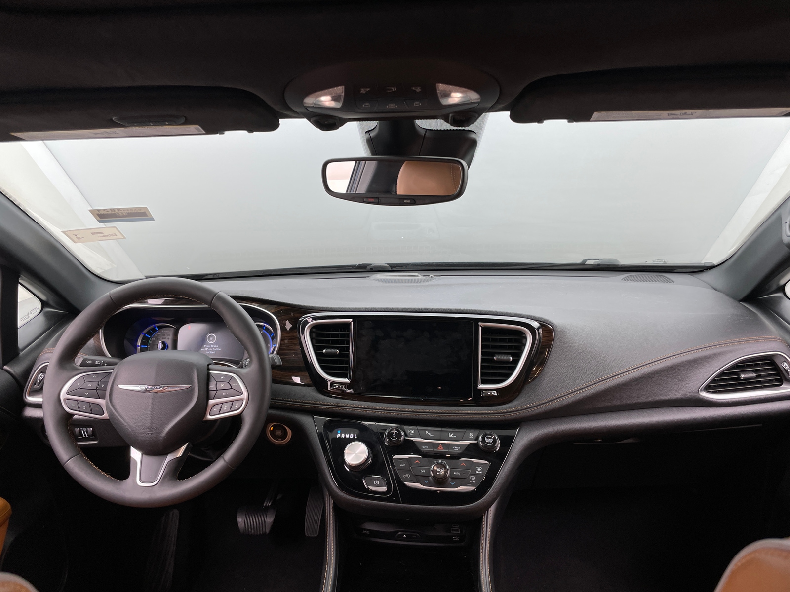 Thumbnail: 2023 Chrysler Pacifica - 3