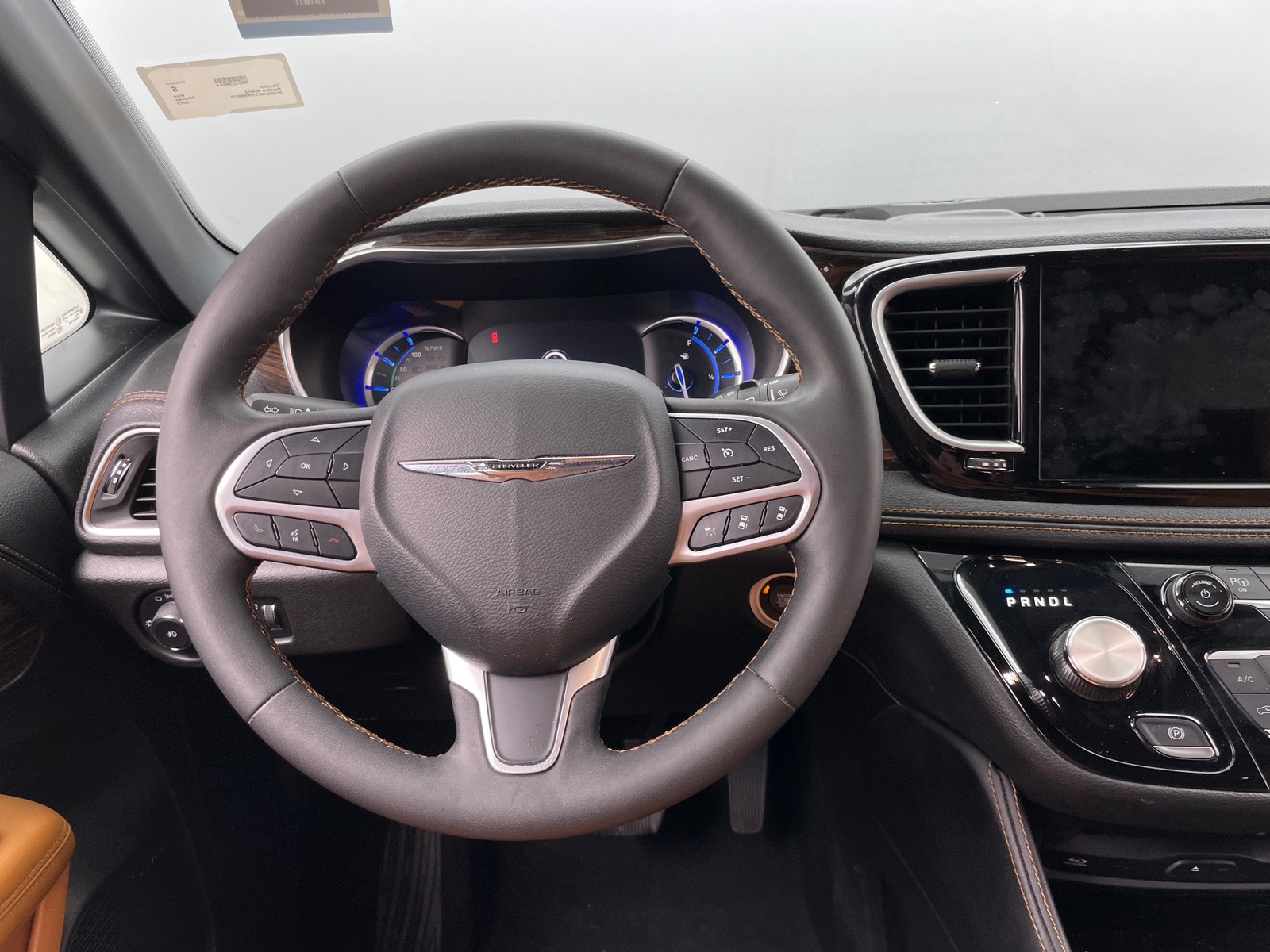 Thumbnail: 2023 Chrysler Pacifica - 5