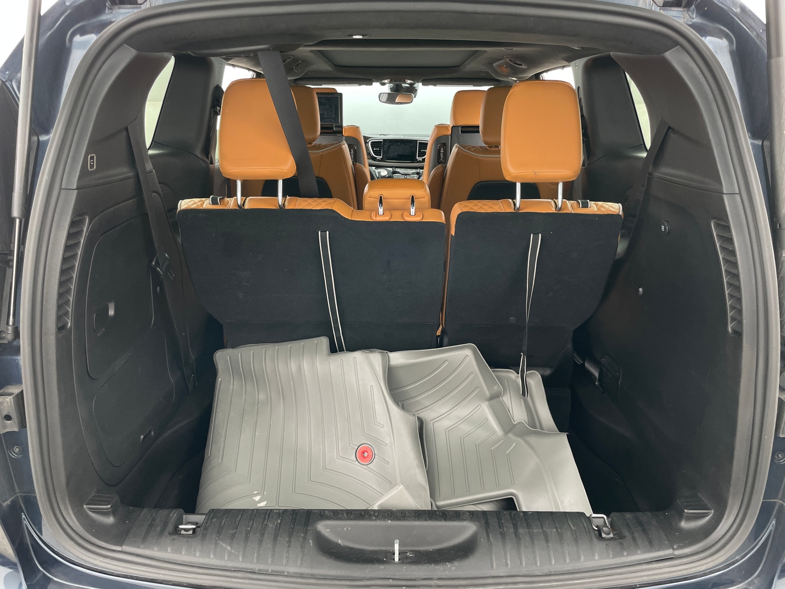 Thumbnail: 2023 Chrysler Pacifica - 7