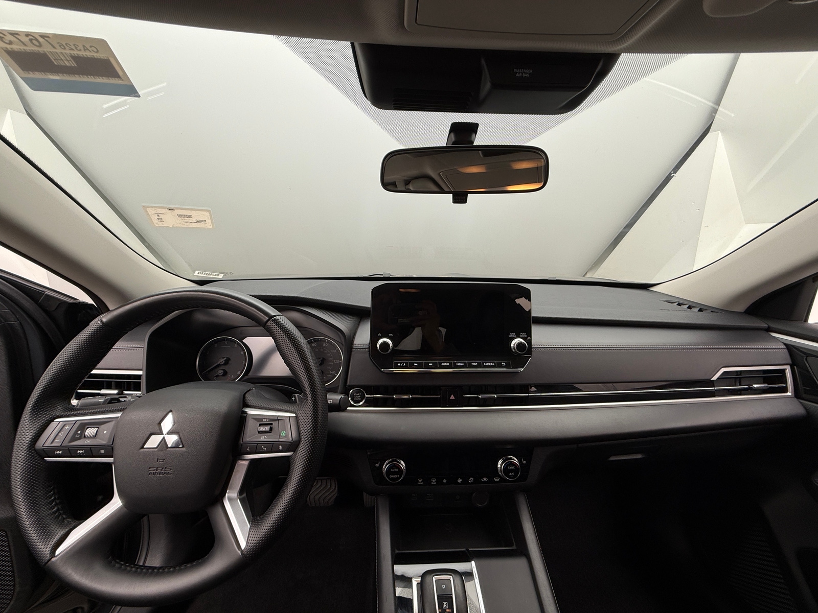 Thumbnail: 2024 Mitsubishi Outlander - 2