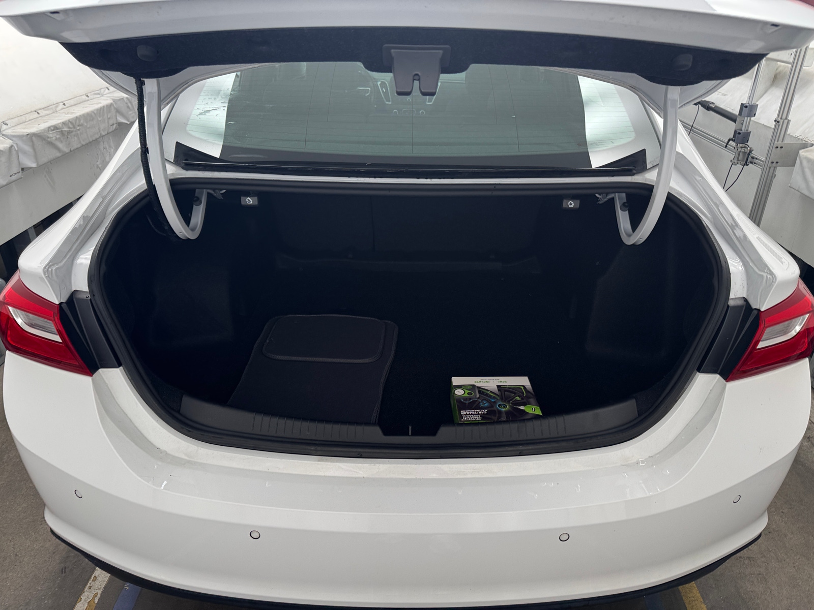 Thumbnail: 2024 Chevrolet Malibu - 7