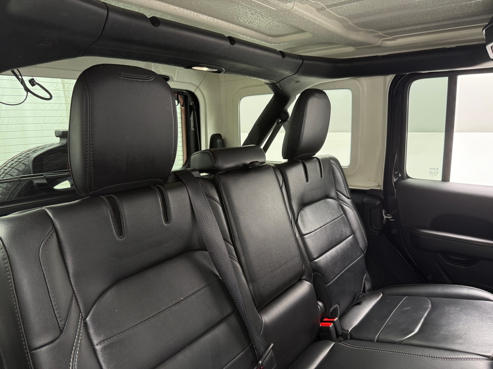 Thumbnail: 2022 Jeep Wrangler - 6