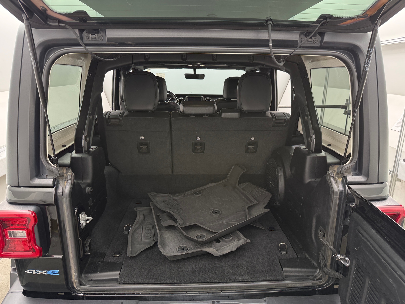 Thumbnail: 2022 Jeep Wrangler - 7