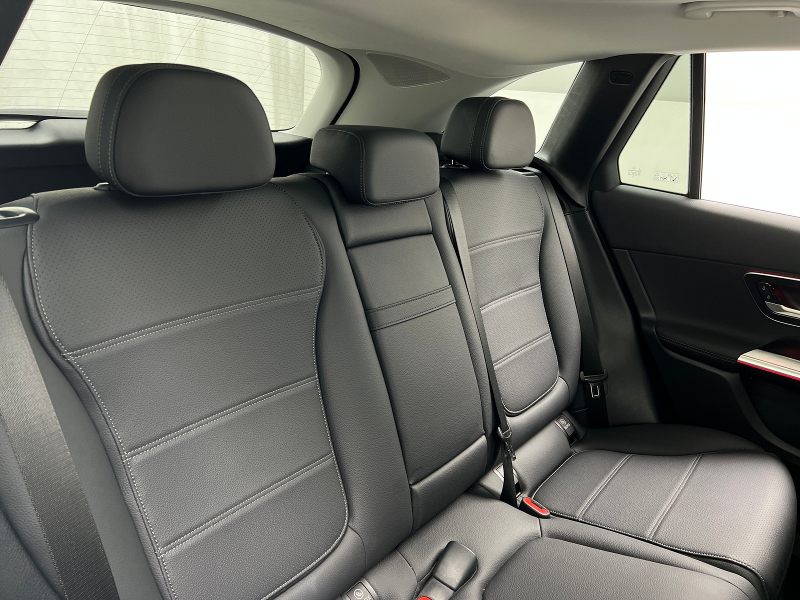 Thumbnail: 2025 Mercedes-Benz GLC - 6