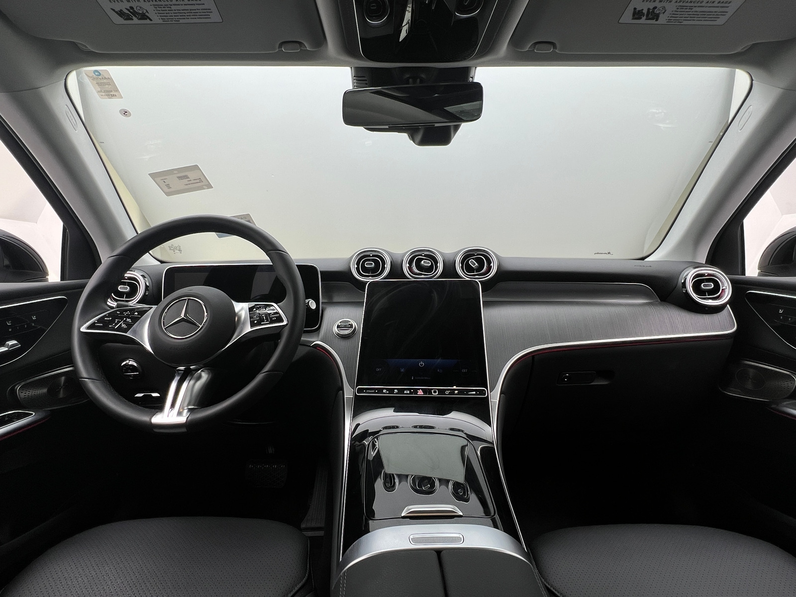 Thumbnail: 2025 Mercedes-Benz GLC - 3