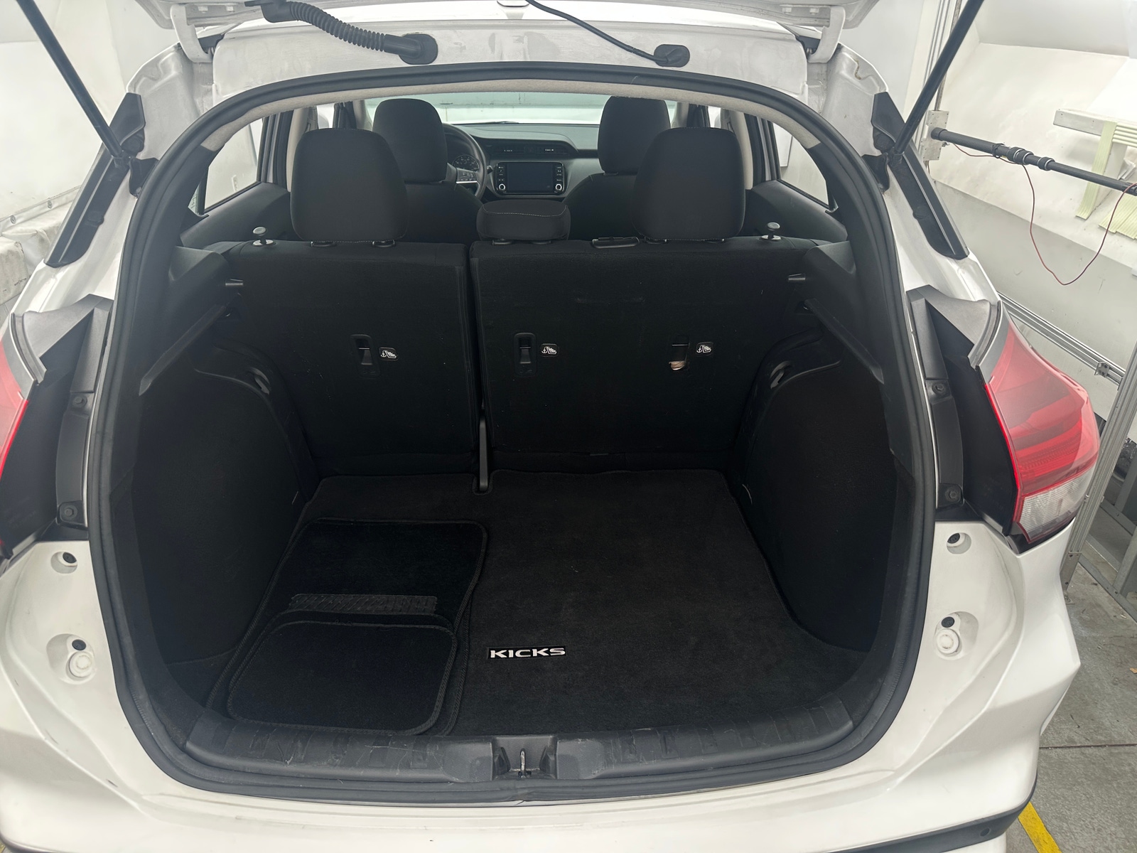 Thumbnail: 2022 Nissan Kicks - 7