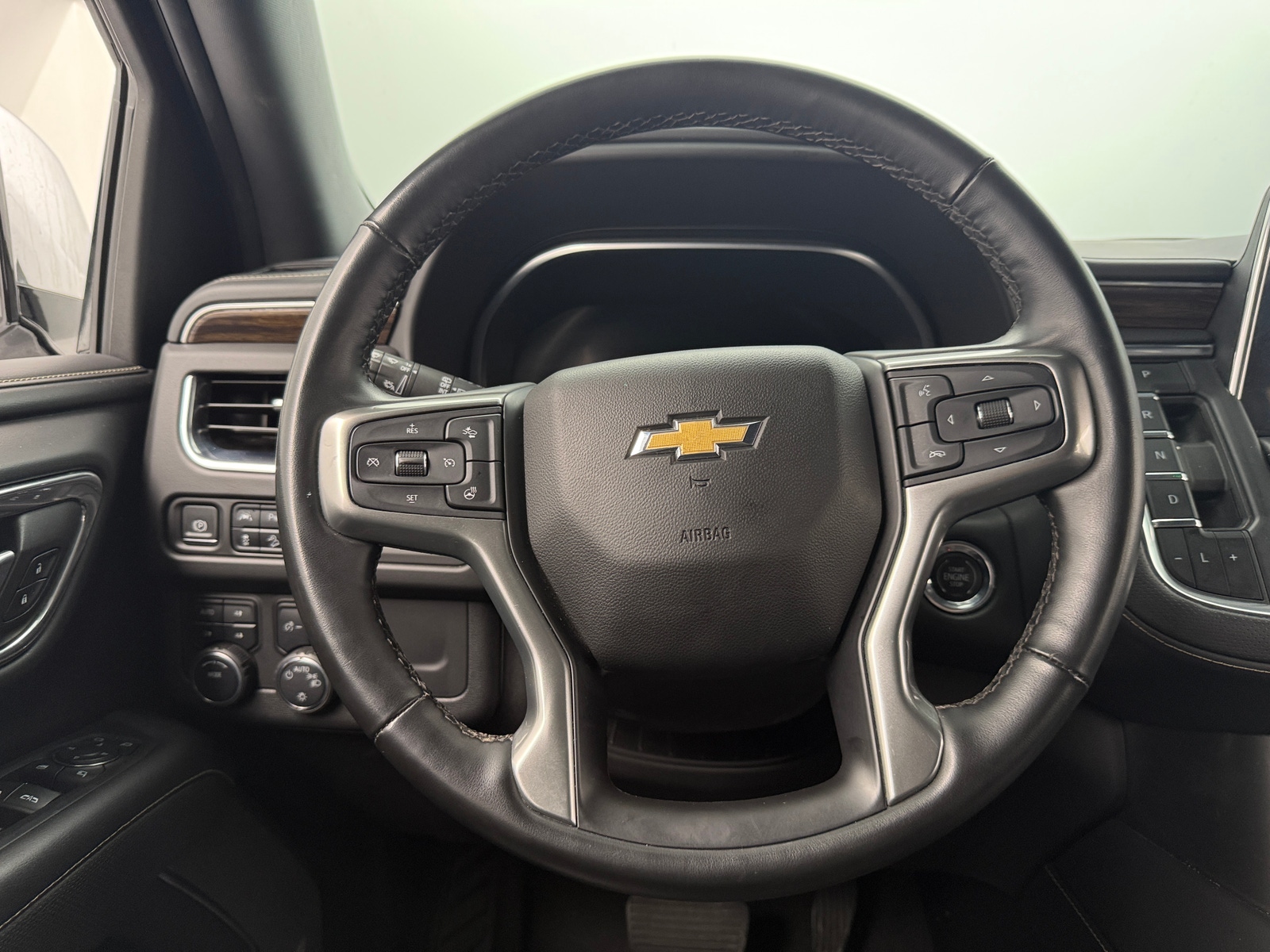 Thumbnail: 2023 Chevrolet Suburban - 4