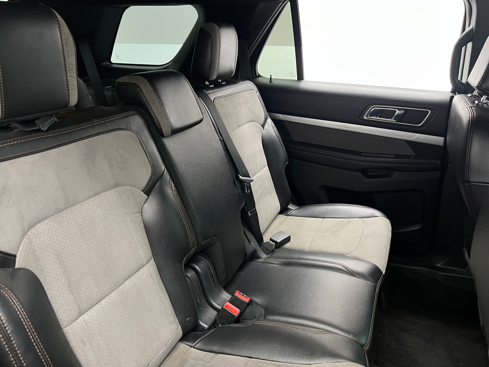 Thumbnail: 2017 Ford Explorer - 6