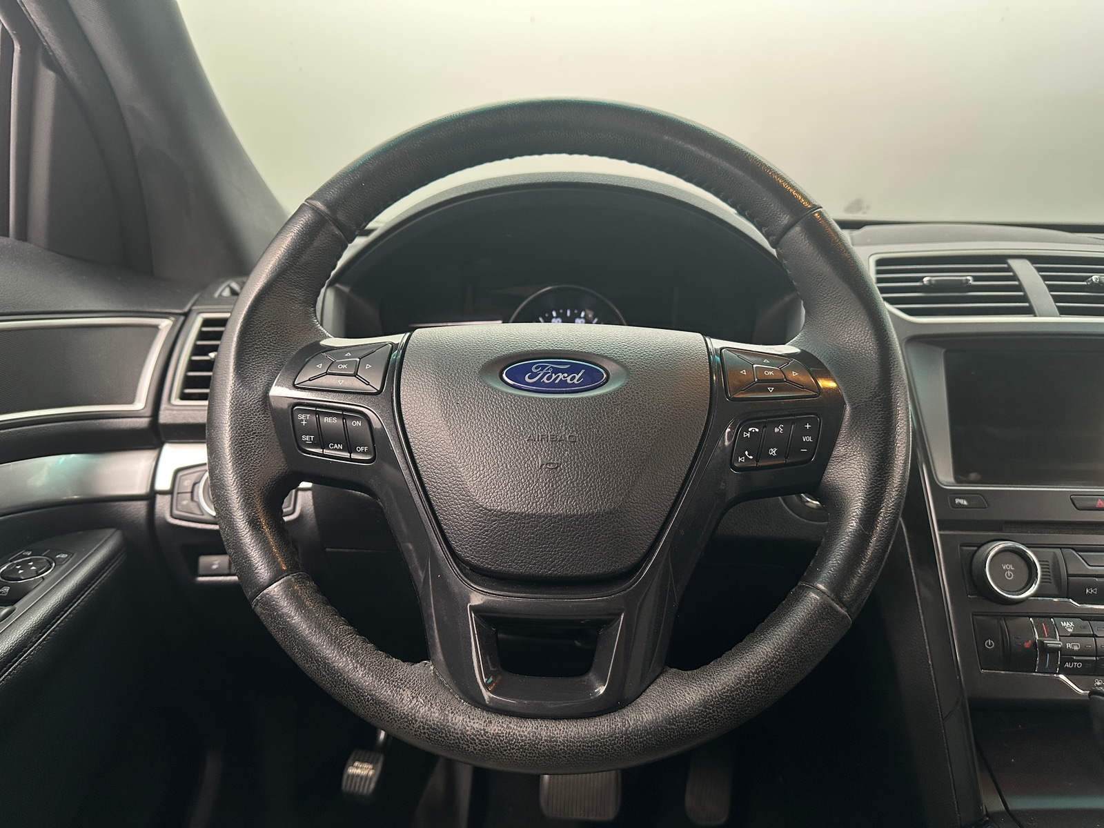 Thumbnail: 2017 Ford Explorer - 5