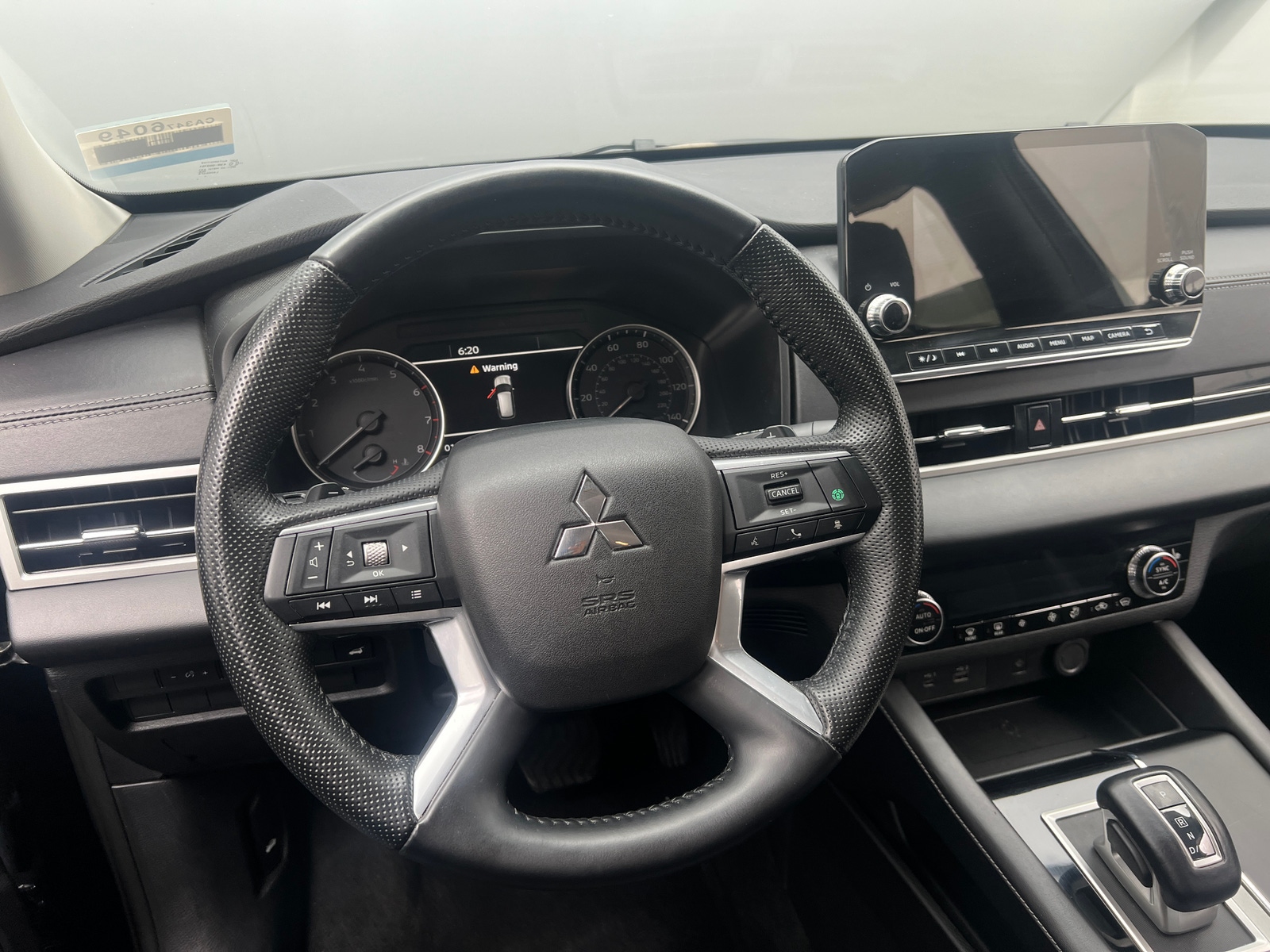 Thumbnail: 2024 Mitsubishi Outlander - 4