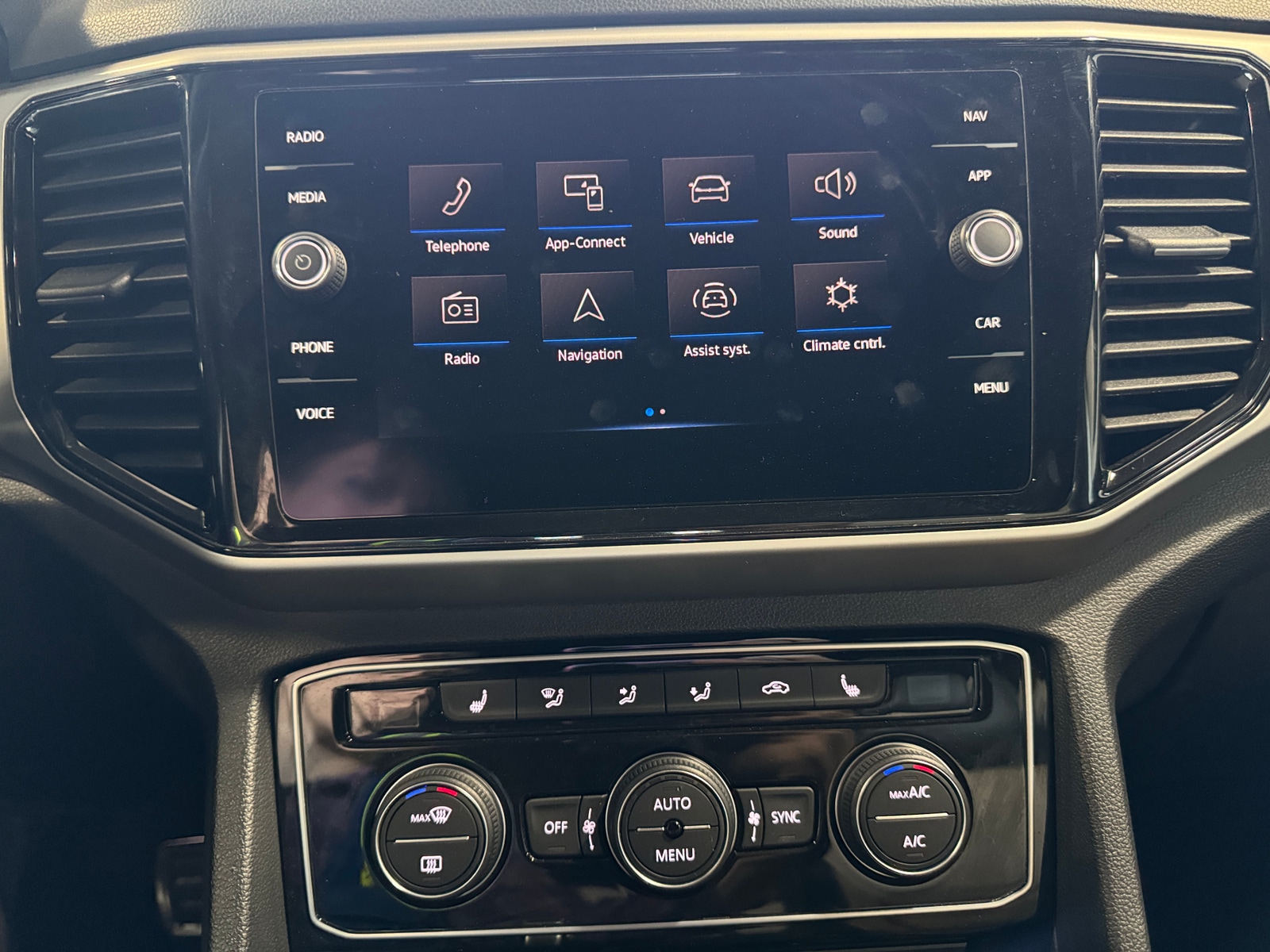 Thumbnail: 2022 Volkswagen Atlas - 3