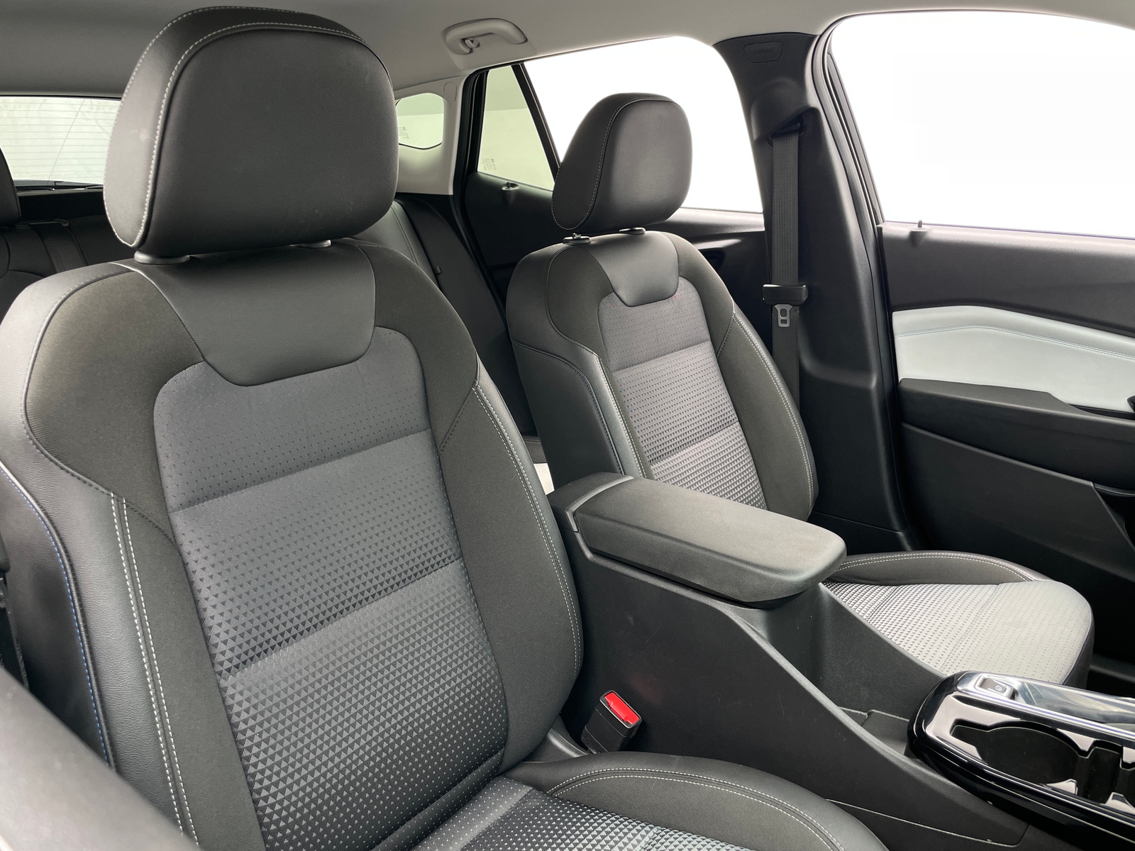 Thumbnail: 2025 Chevrolet Trax - 2