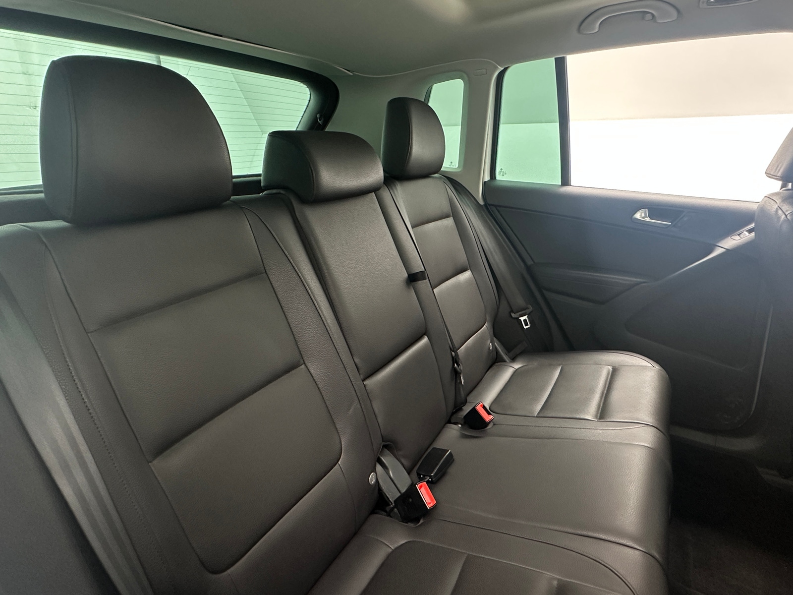 Thumbnail: 2017 Volkswagen Tiguan - 5