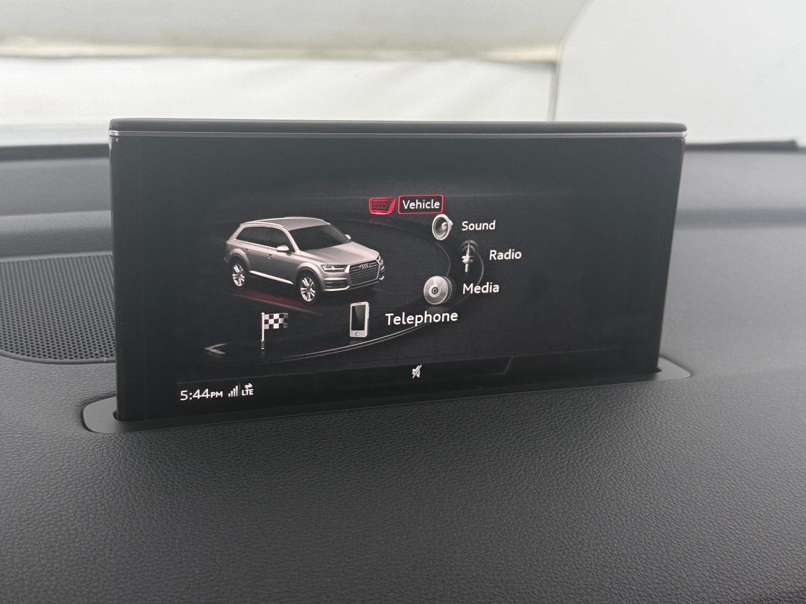 Thumbnail: 2018 Audi Q7 - 3