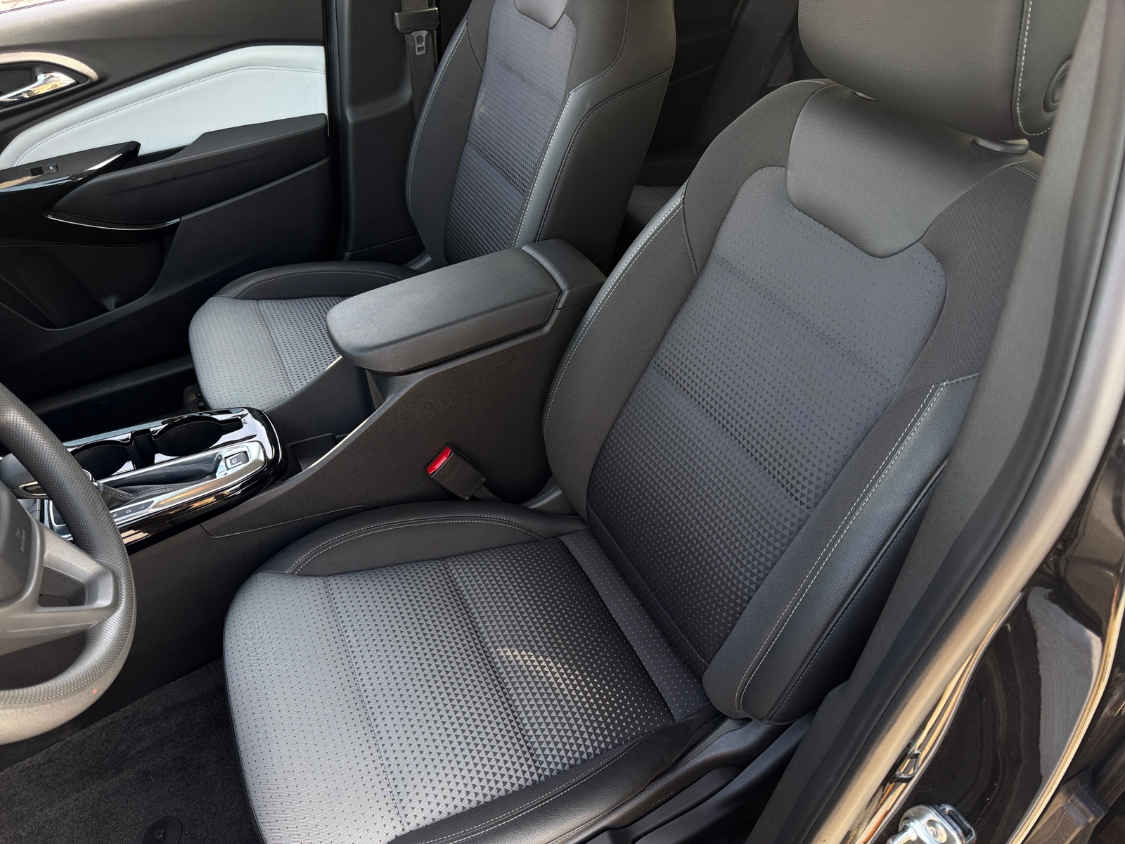 Thumbnail: 2025 Chevrolet Trax - 2