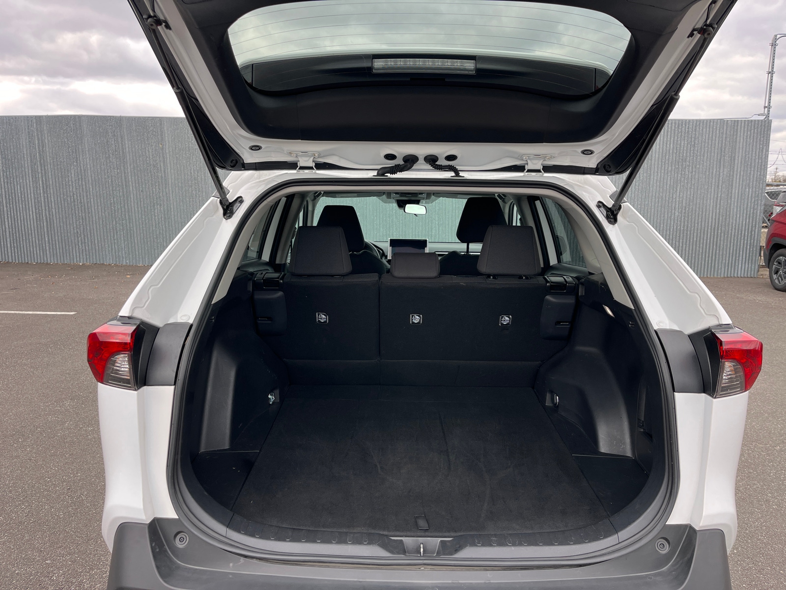 Thumbnail: 2025 Toyota RAV4 - 6