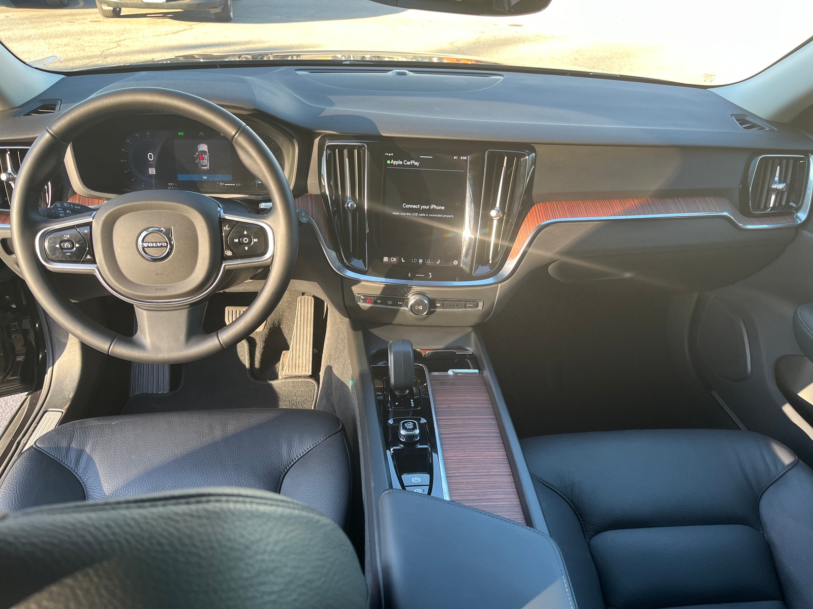 Thumbnail: 2025 Volvo V60 - 3