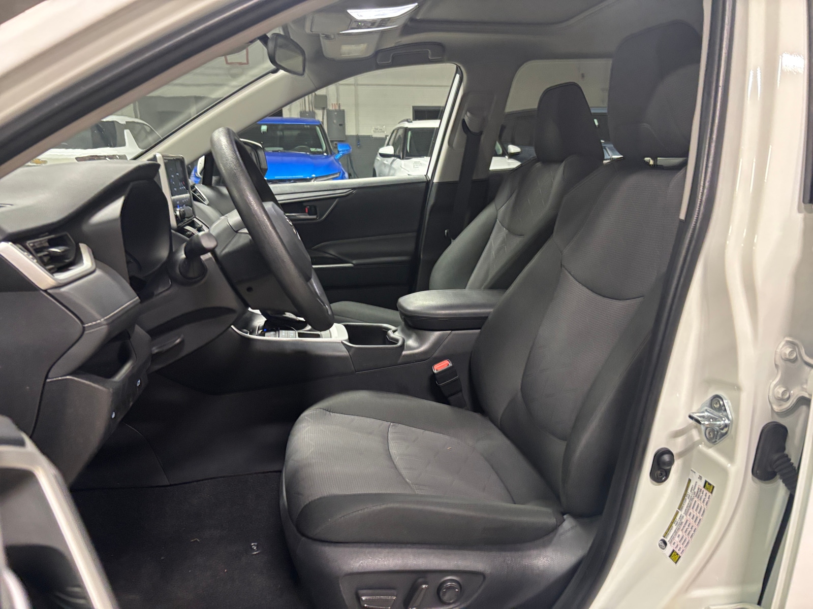 Thumbnail: 2025 Toyota RAV4 - 2