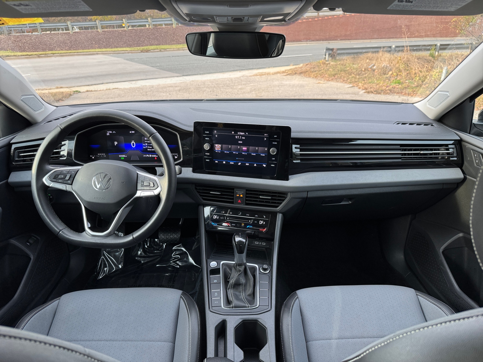 Thumbnail: 2025 Volkswagen Jetta - 3