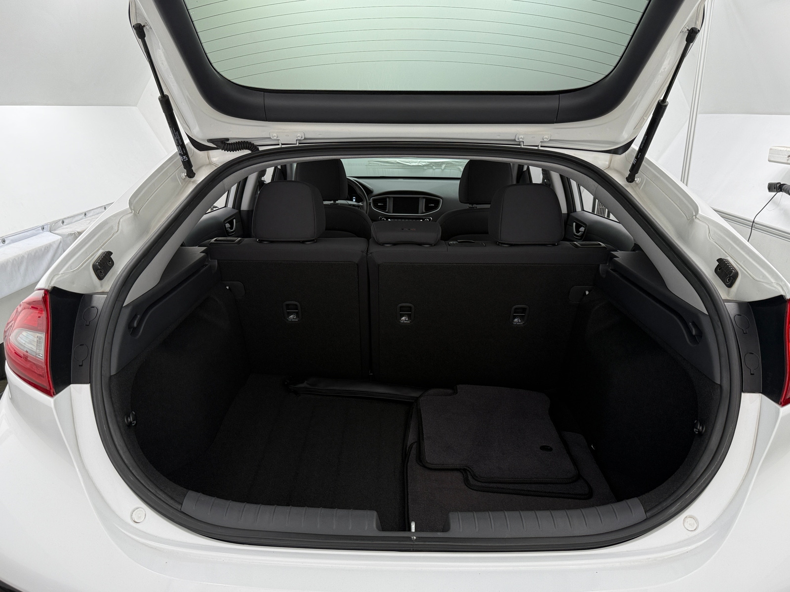 Thumbnail: 2019 Hyundai Ioniq - 7