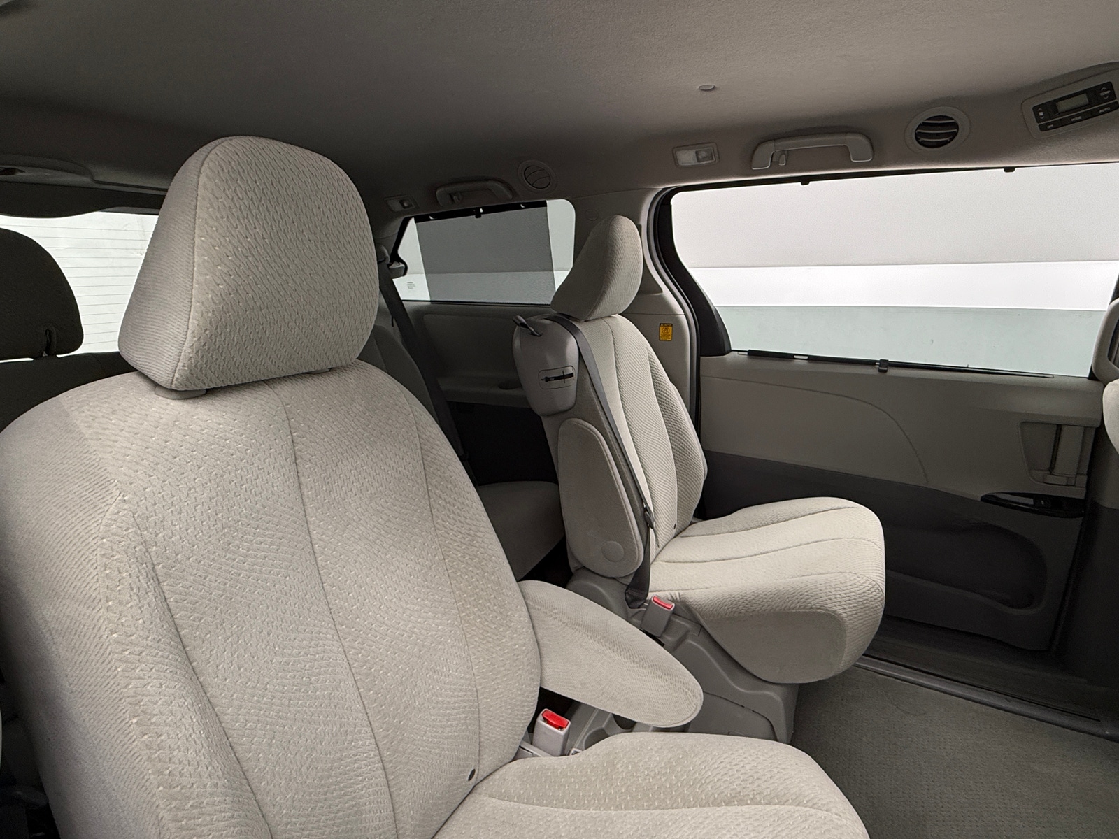 Thumbnail: 2013 Toyota Sienna - 6