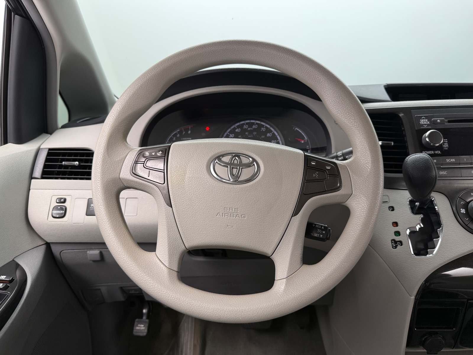 Thumbnail: 2013 Toyota Sienna - 5