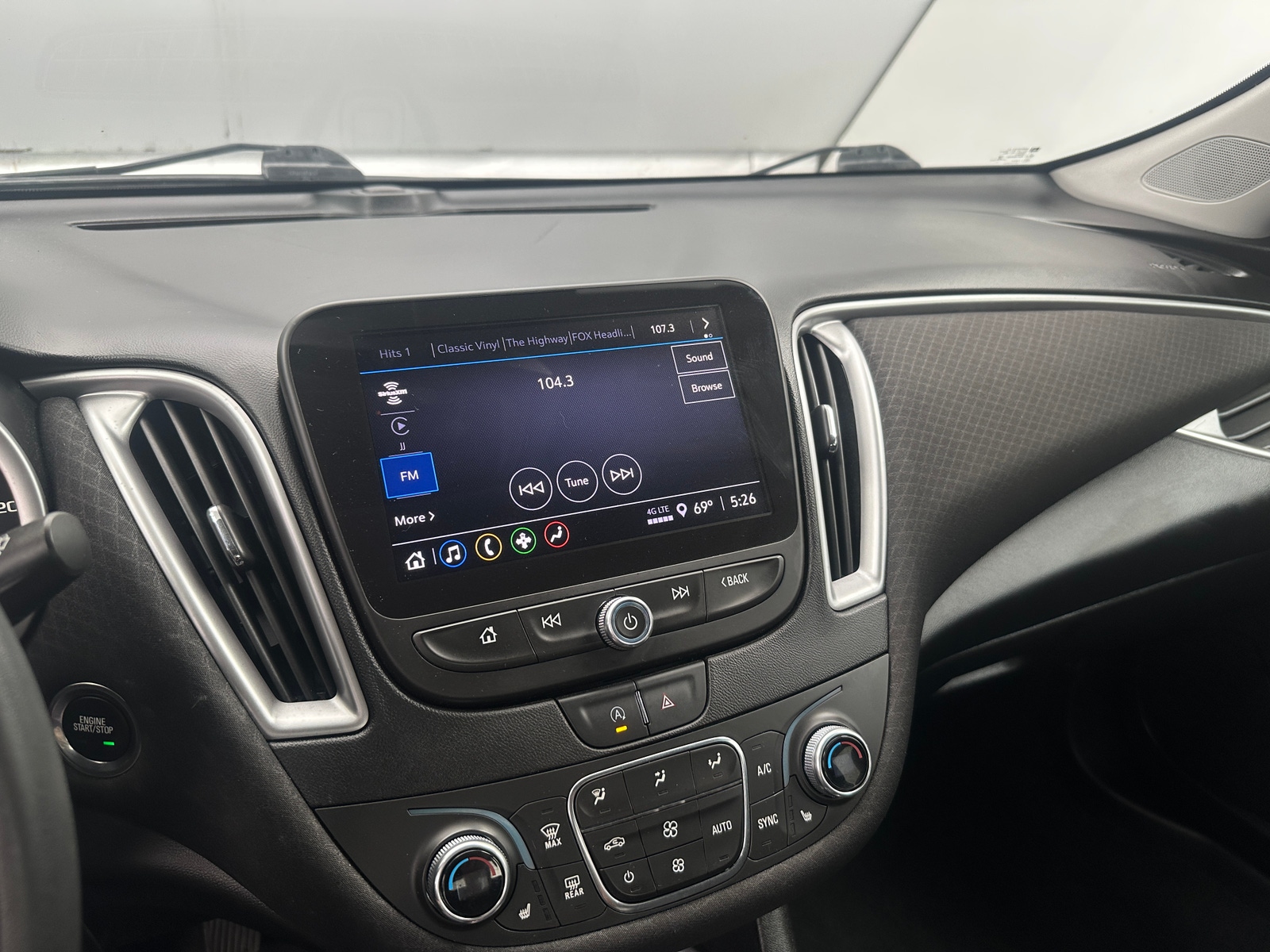 Thumbnail: 2022 Chevrolet Malibu - 4