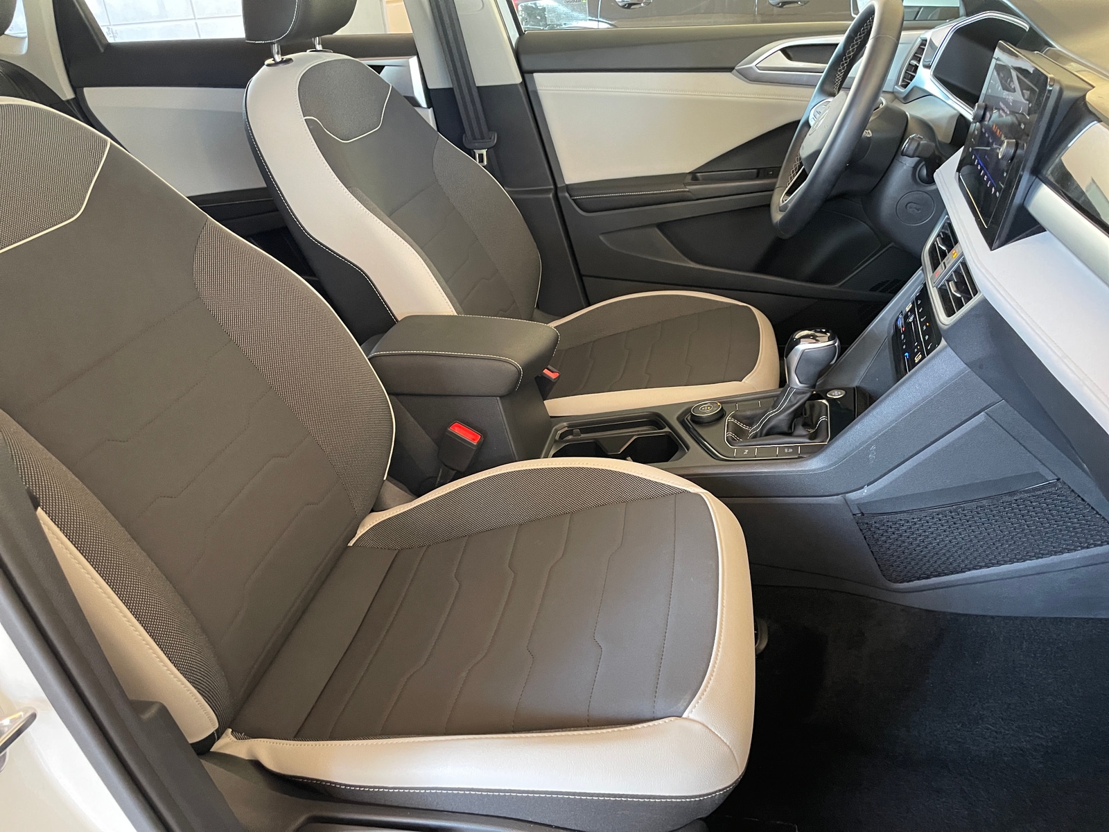 Thumbnail: 2025 Volkswagen Taos - 2