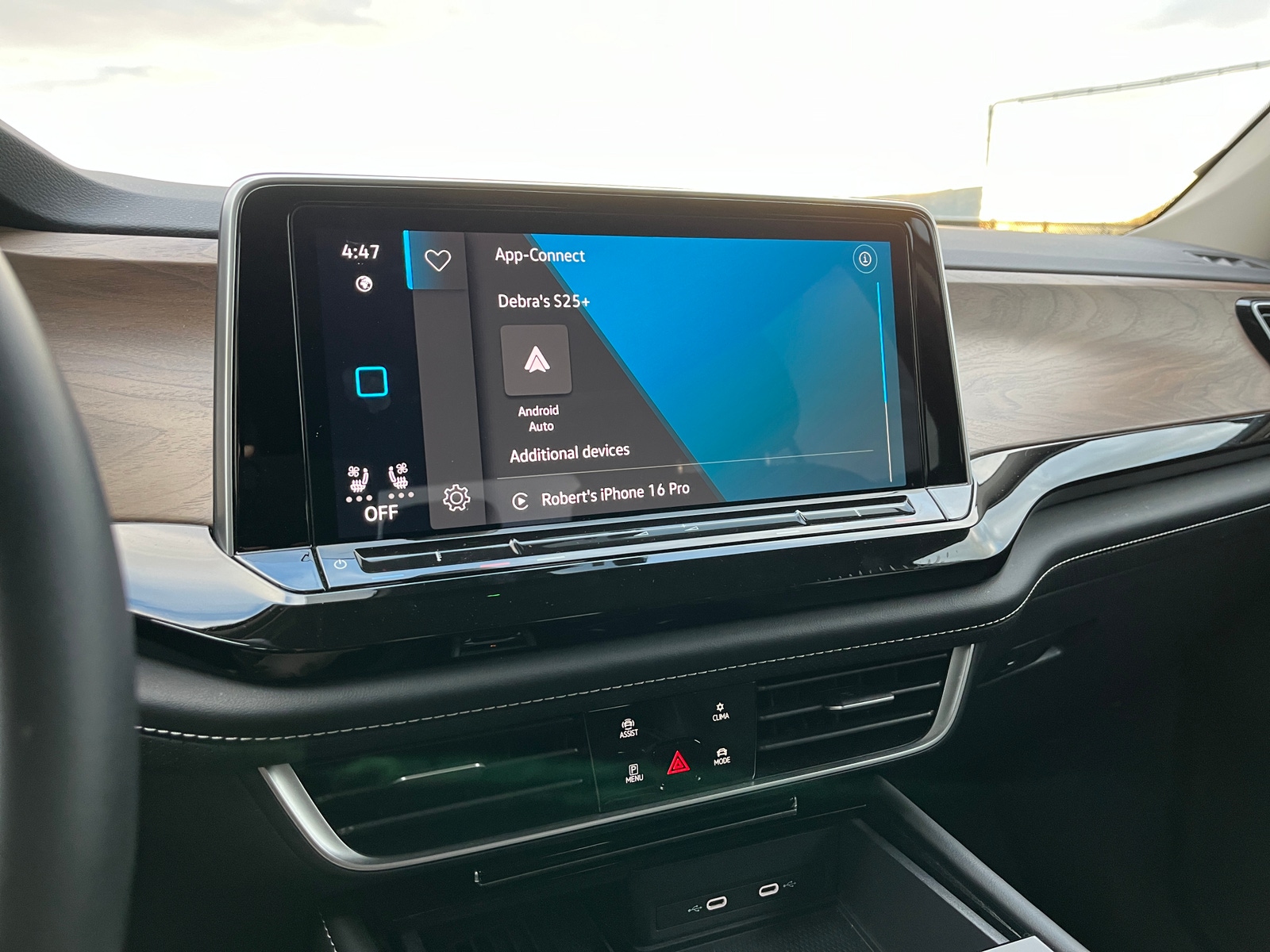 Thumbnail: 2025 Volkswagen Atlas - 4