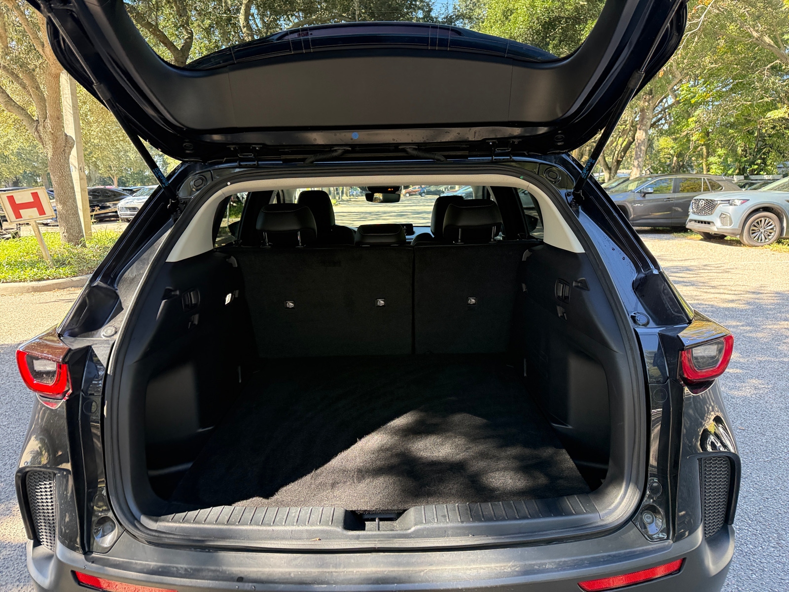 Thumbnail: 2025 Mazda CX-50 - 4